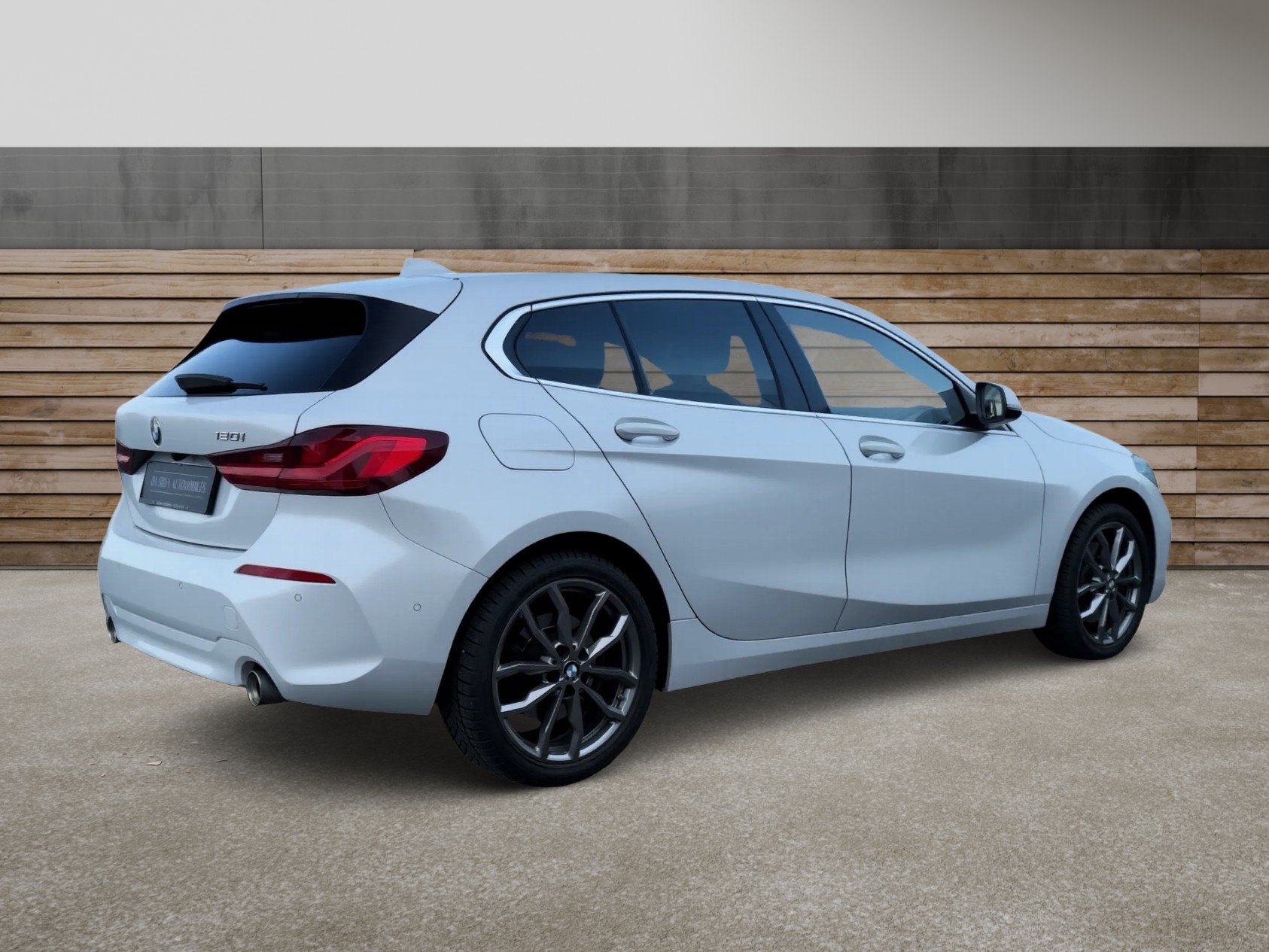 BMW 120i Steptronic-showroom-element-3