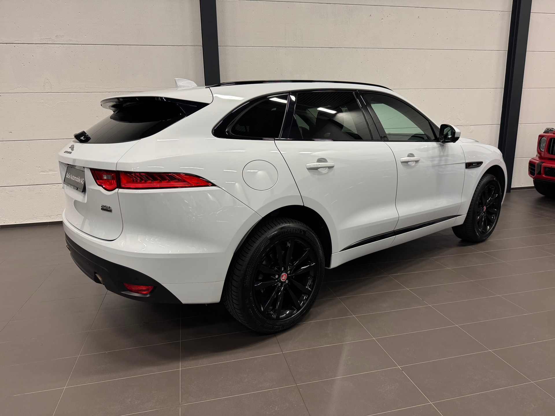 JAGUAR F-Pace 25t 2.0 R-Sport AWD Automatik-image-10