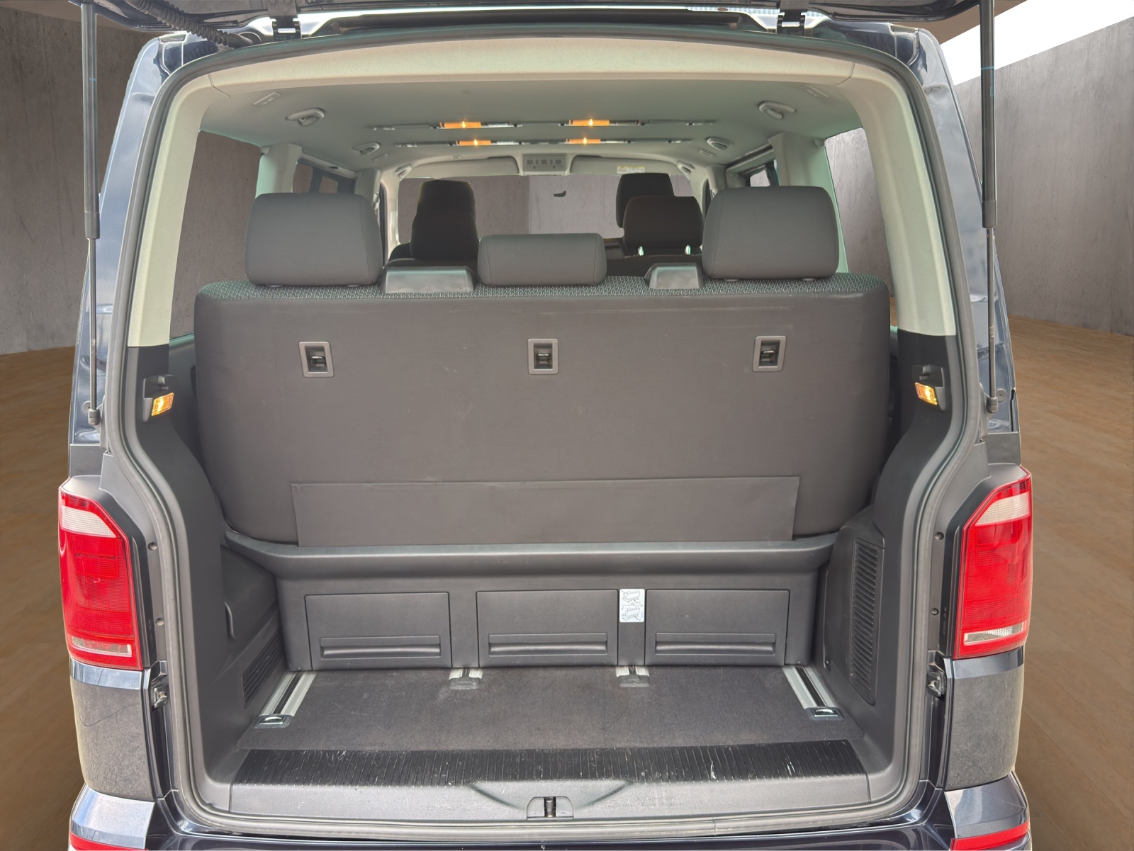 VW T6 Multivan 2.0 TDI Comfortline DSG-image-21