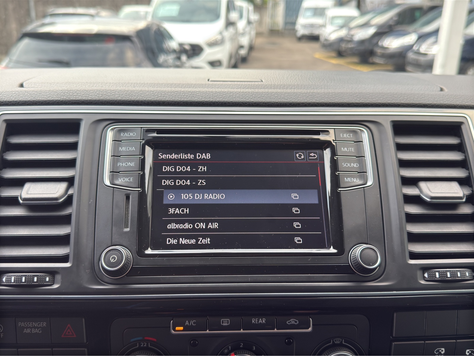 VW T6 Multivan 2.0 TDI Comfortline DSG-image-15