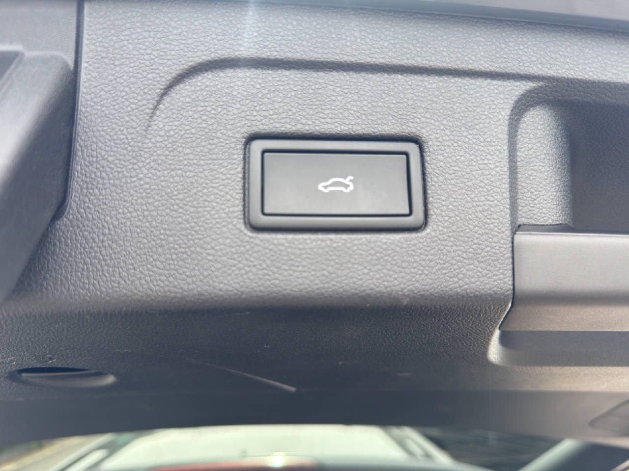 VW Touran 1.5 TSI Comfortline DSG 7 Sitzer-image-15