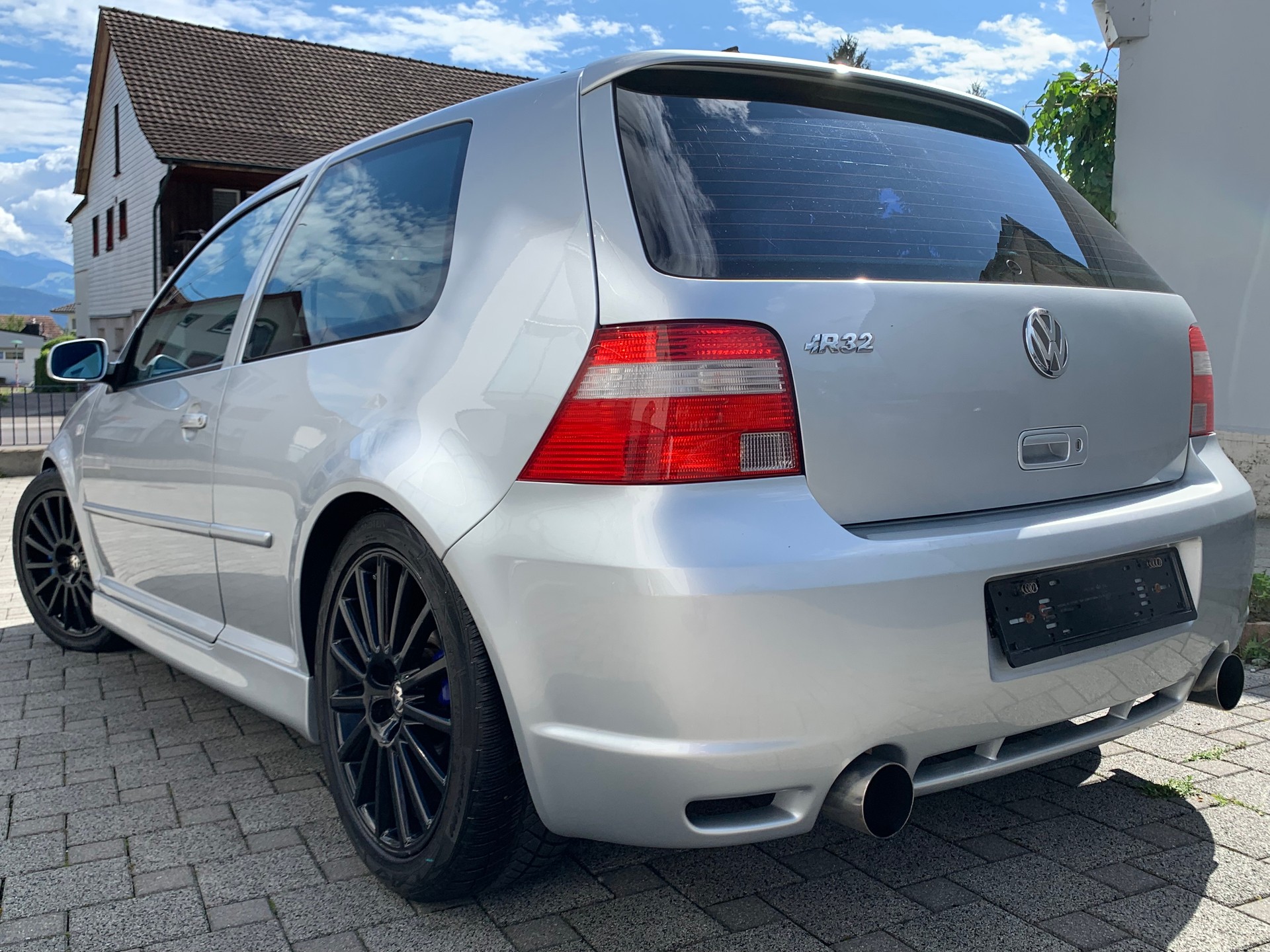 VW Golf R32 4Motion-image-10