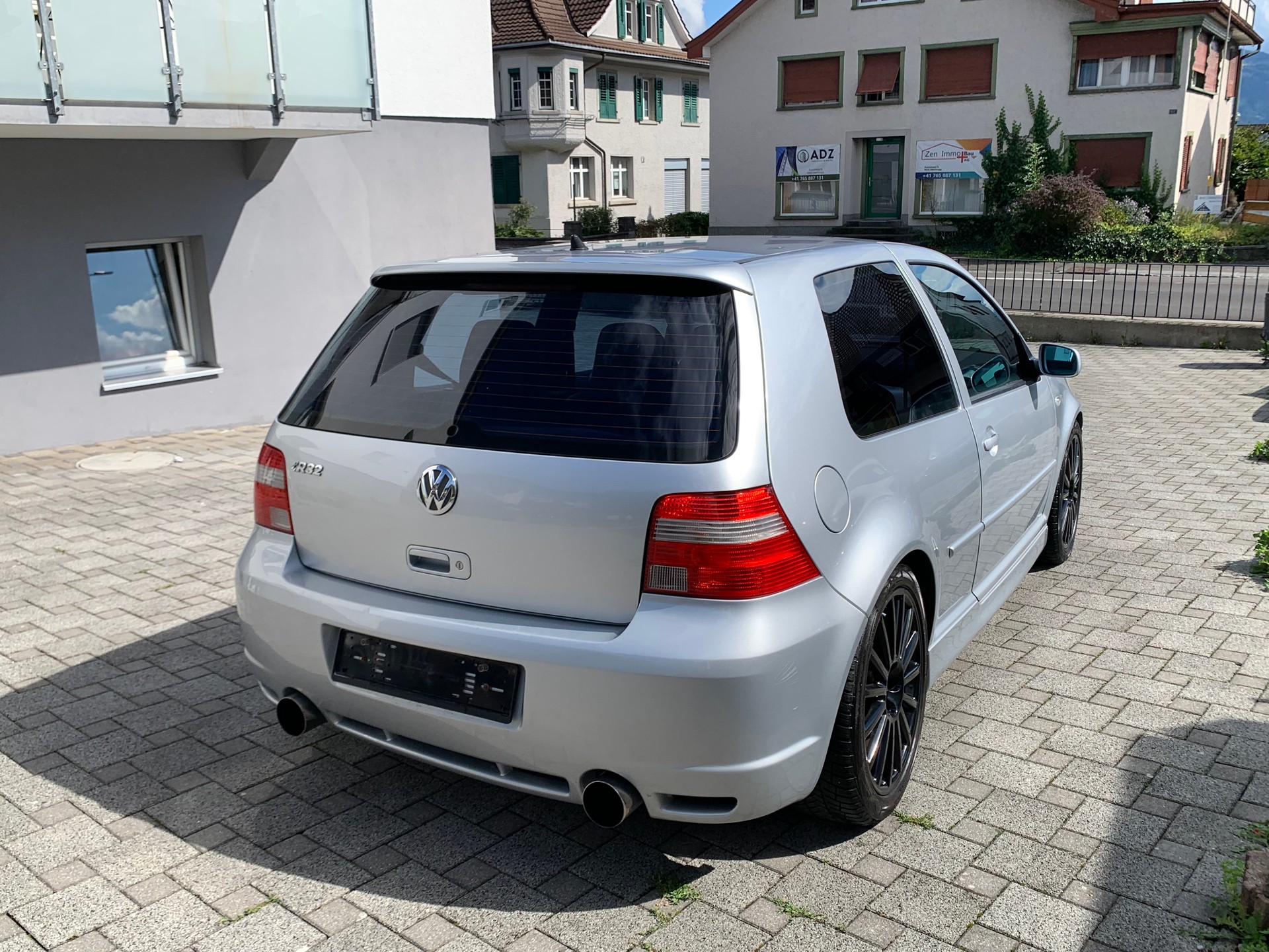 VW Golf R32 4Motion-image-6