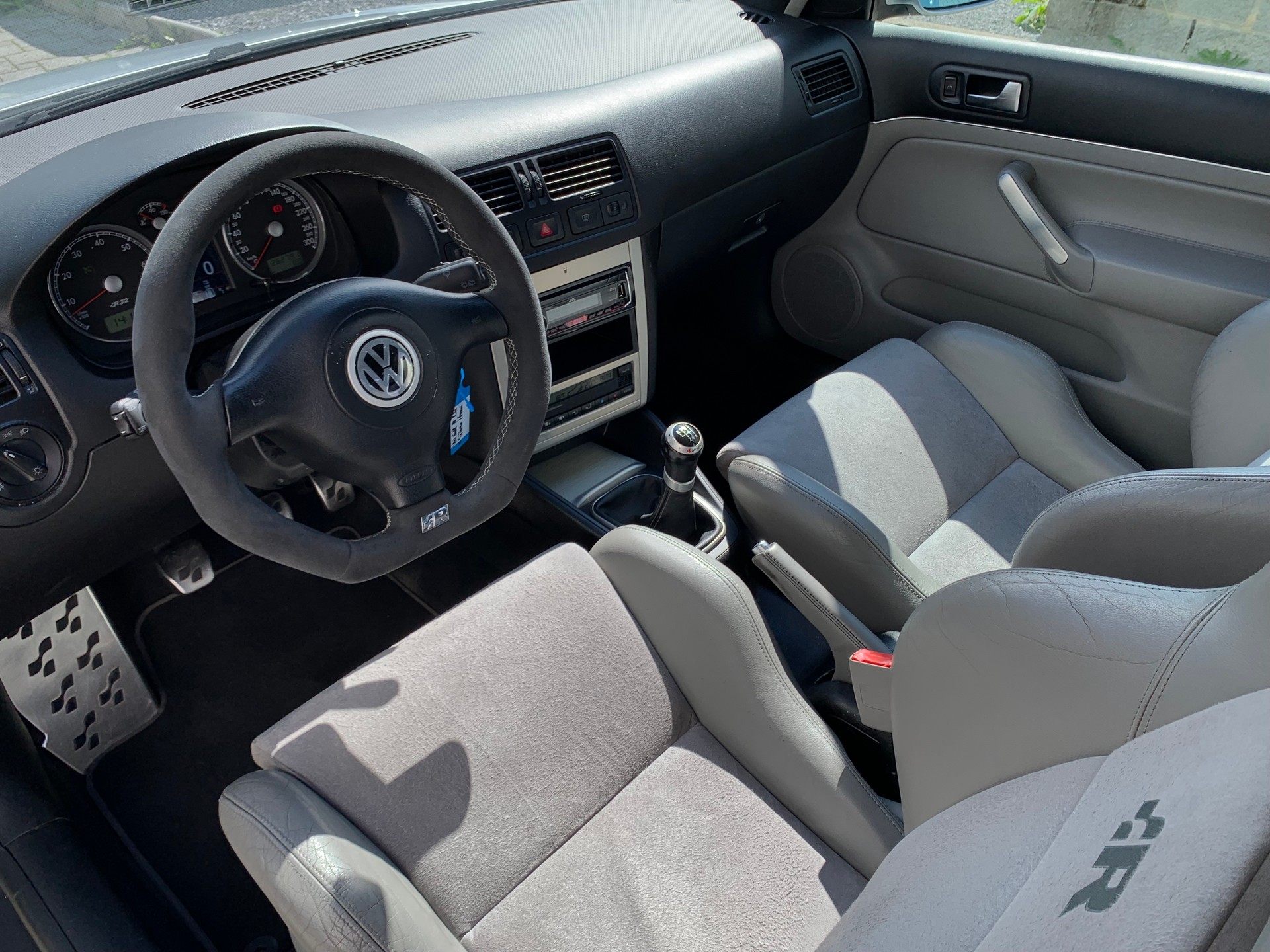 VW Golf R32 4Motion-image-11