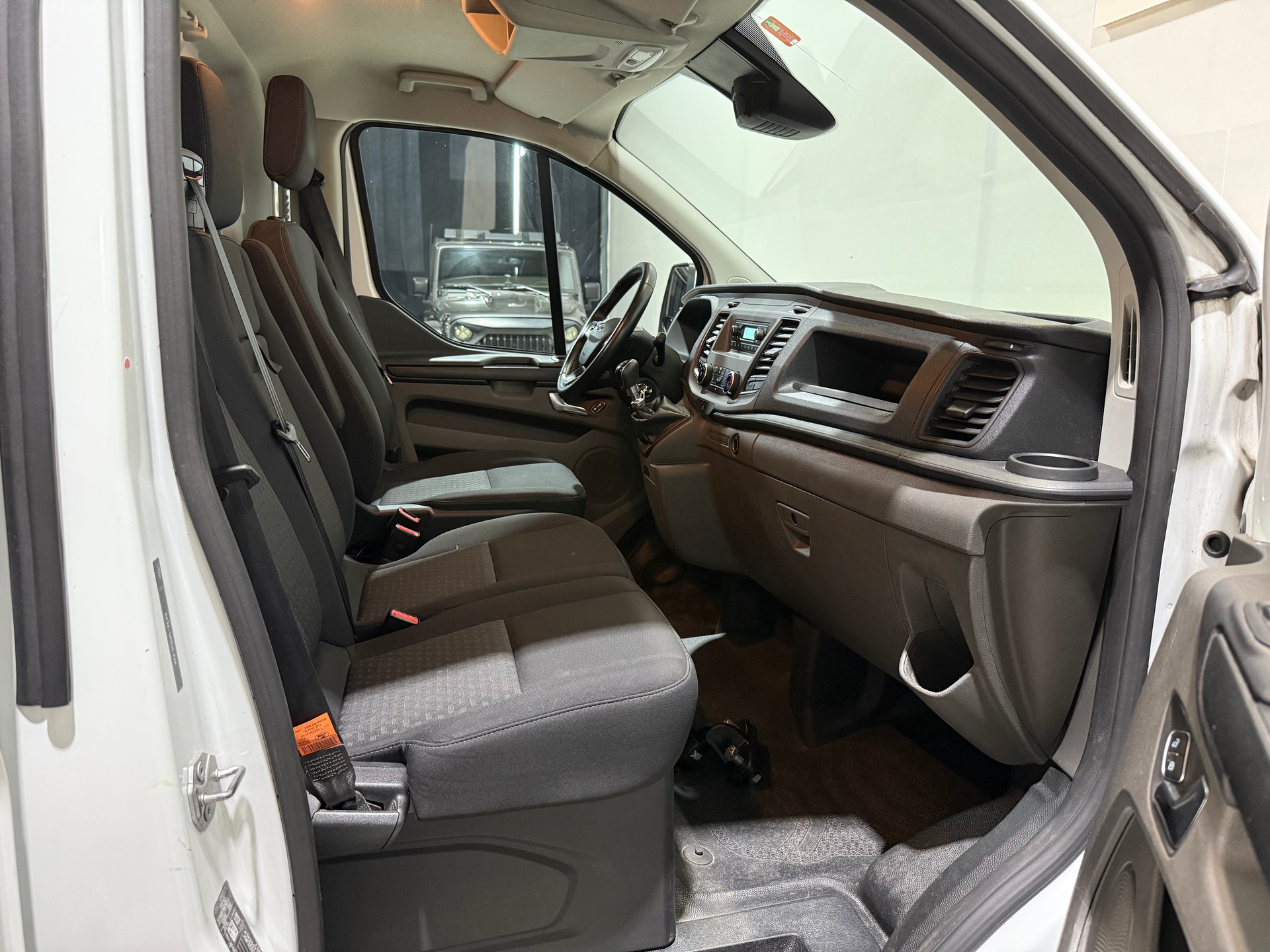 FORD Transit Custom Van 320 L2H1 Trend 3Plätzer (Sortimo)-image-14