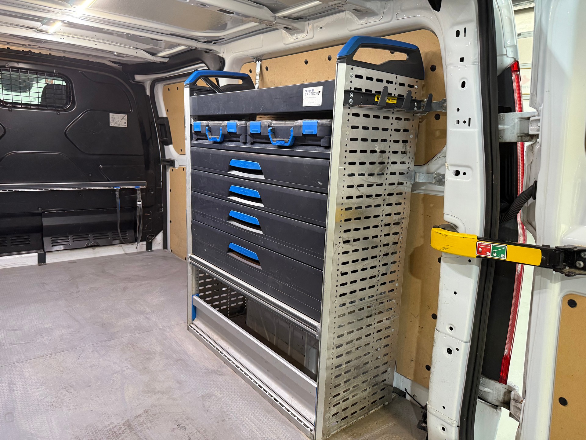 FORD Transit Custom Van 320 L2H1 Trend 3Plätzer (Sortimo)-image-12