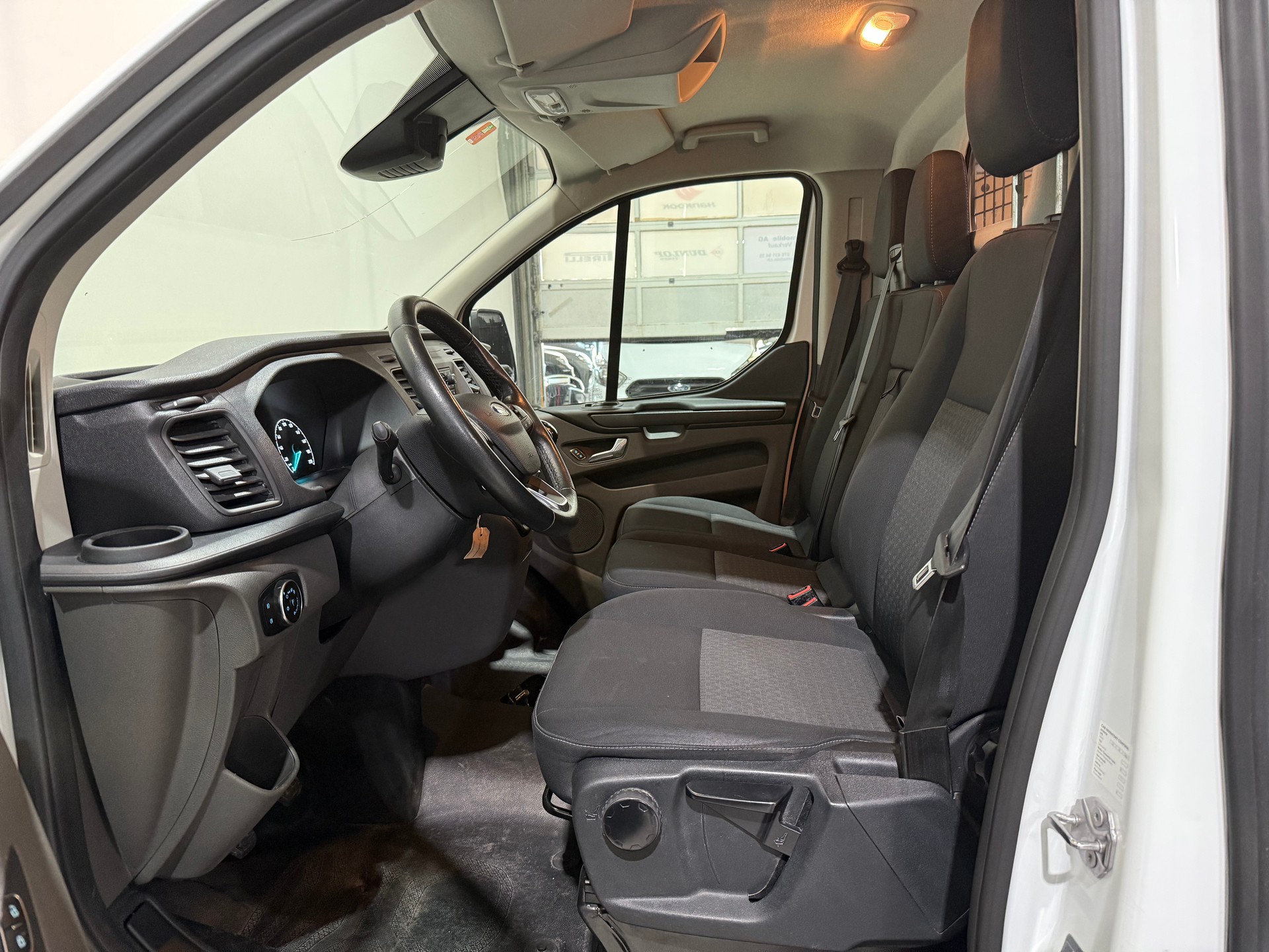 FORD Transit Custom Van 320 L2H1 Trend 3Plätzer (Sortimo)-image-13