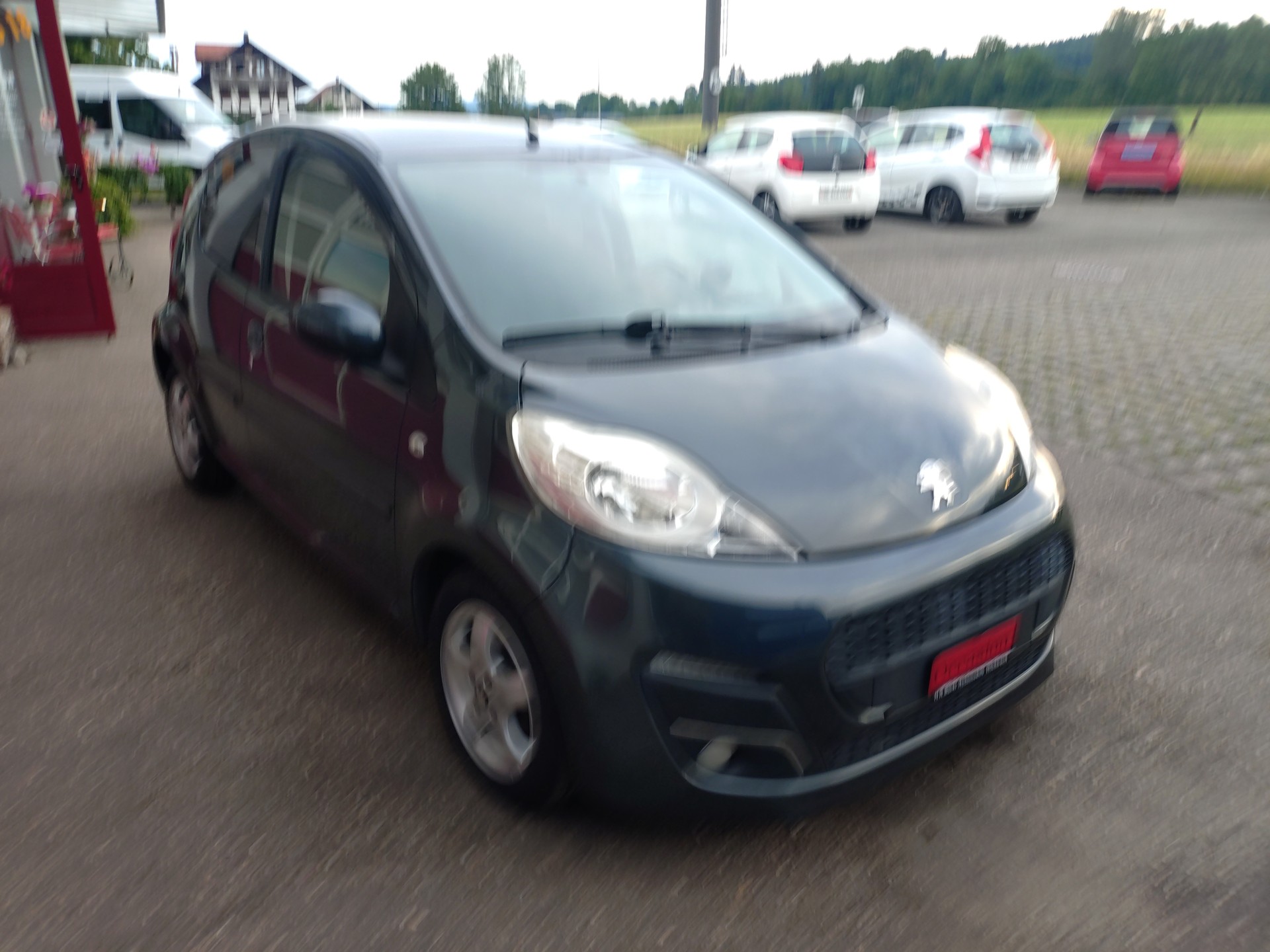 PEUGEOT 107 1.0 Swiss Edition-image-3