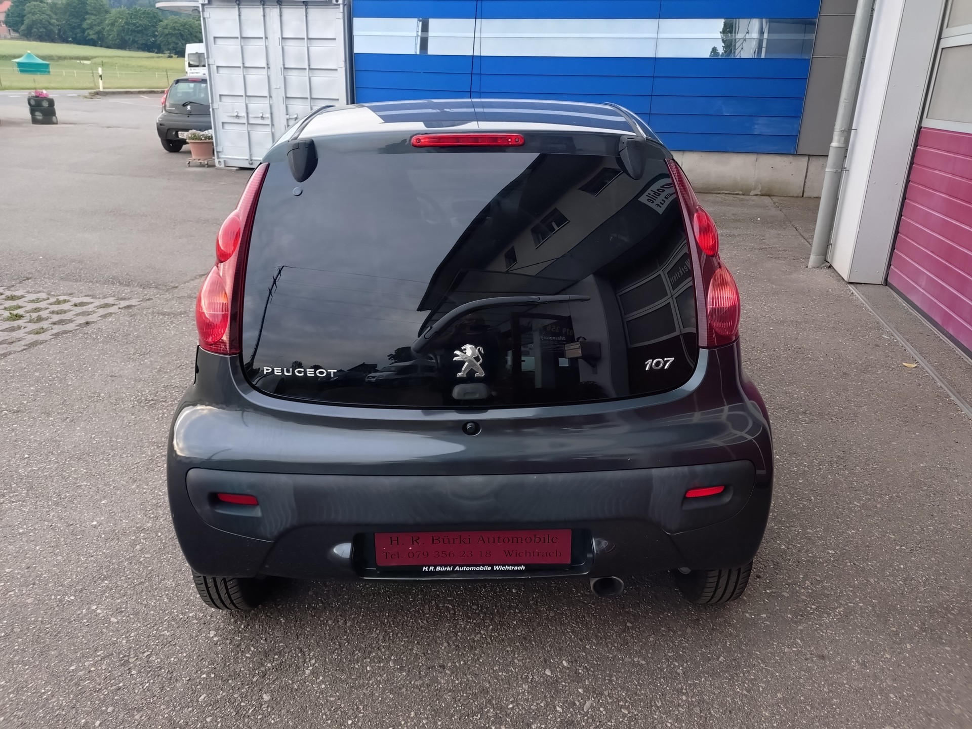 PEUGEOT 107 1.0 Swiss Edition-image-5