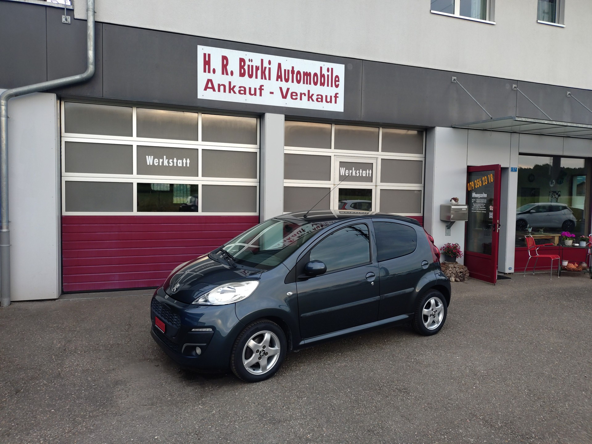 PEUGEOT 107 1.0 Swiss Edition-image-0