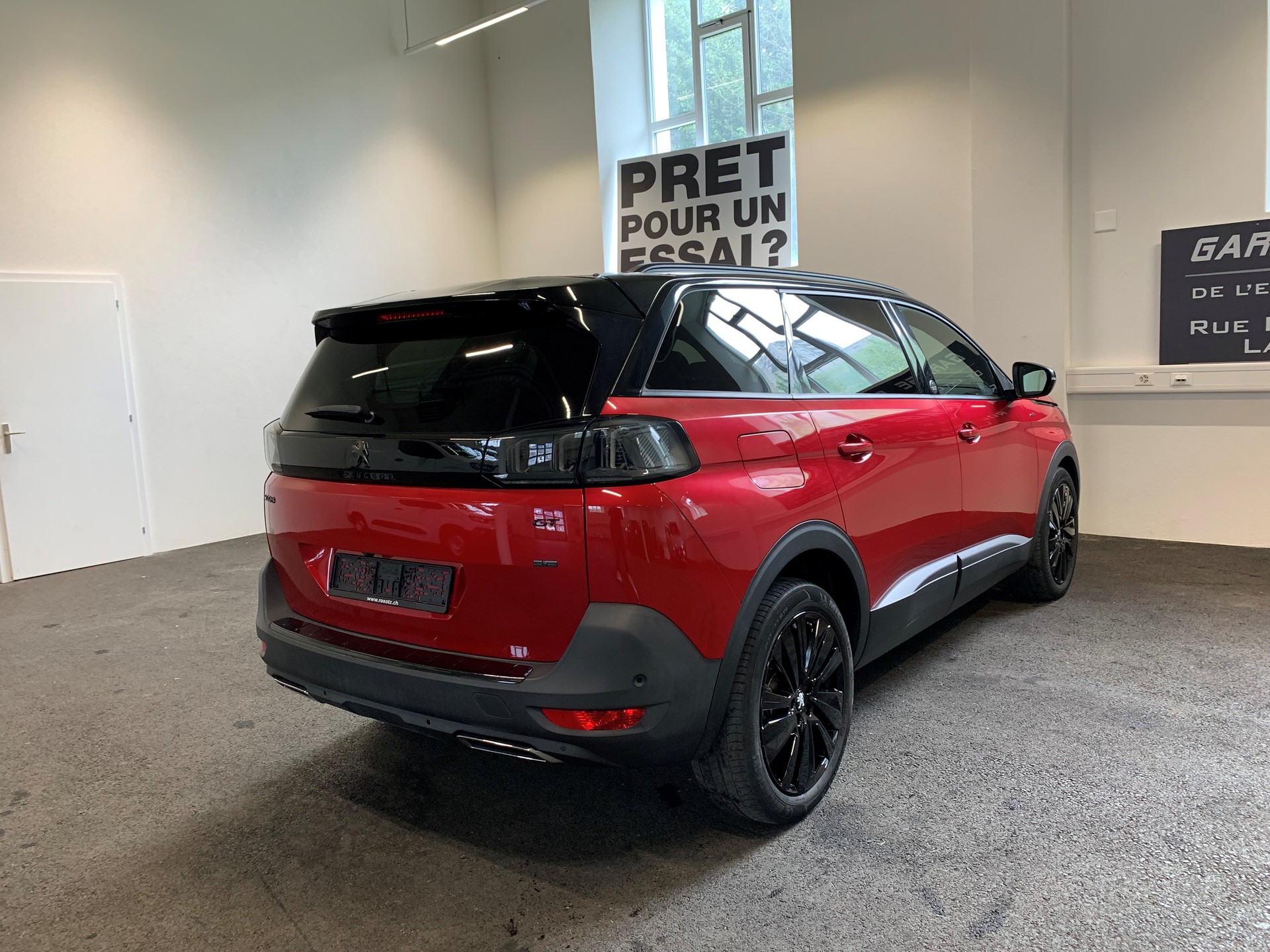 PEUGEOT 5008 1.6 Pure Tech GT Pack EAT8-image-7