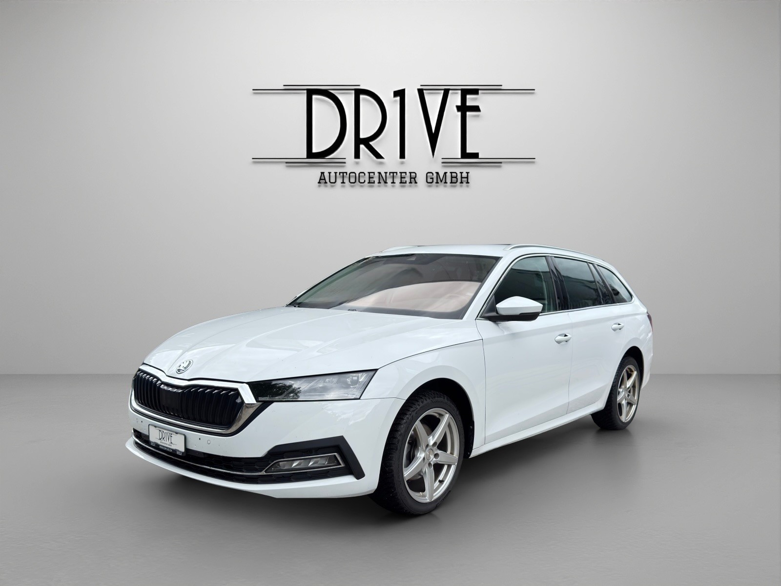SKODA Octavia Combi 2.0 TDI DSG Style-image-0
