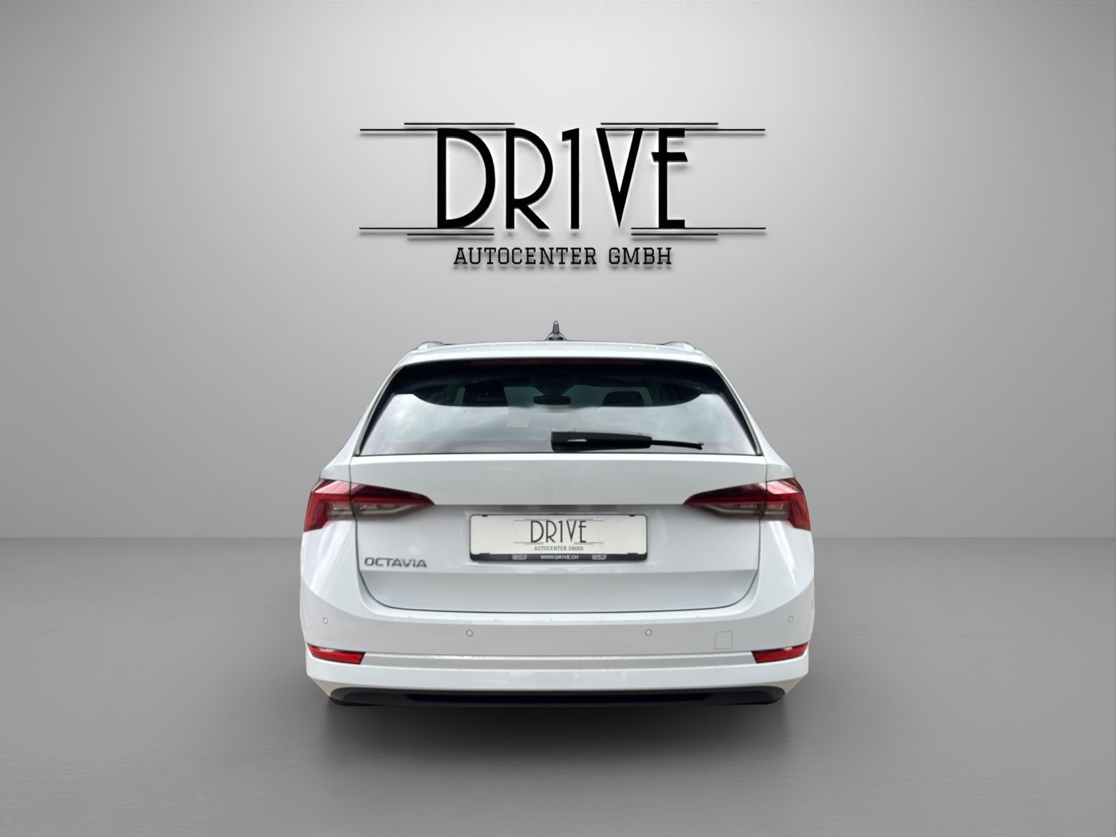 SKODA Octavia Combi 2.0 TDI DSG Style-image-5