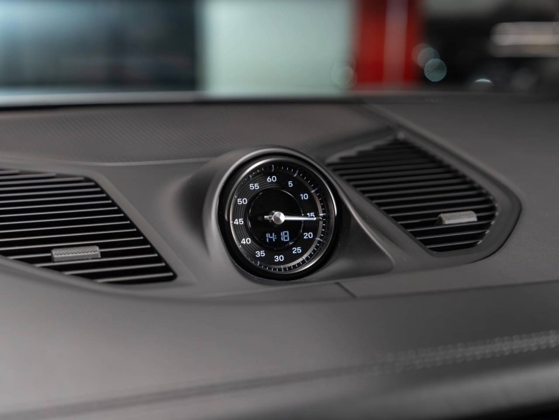 PORSCHE Cayenne S E-Hybrid-image-9