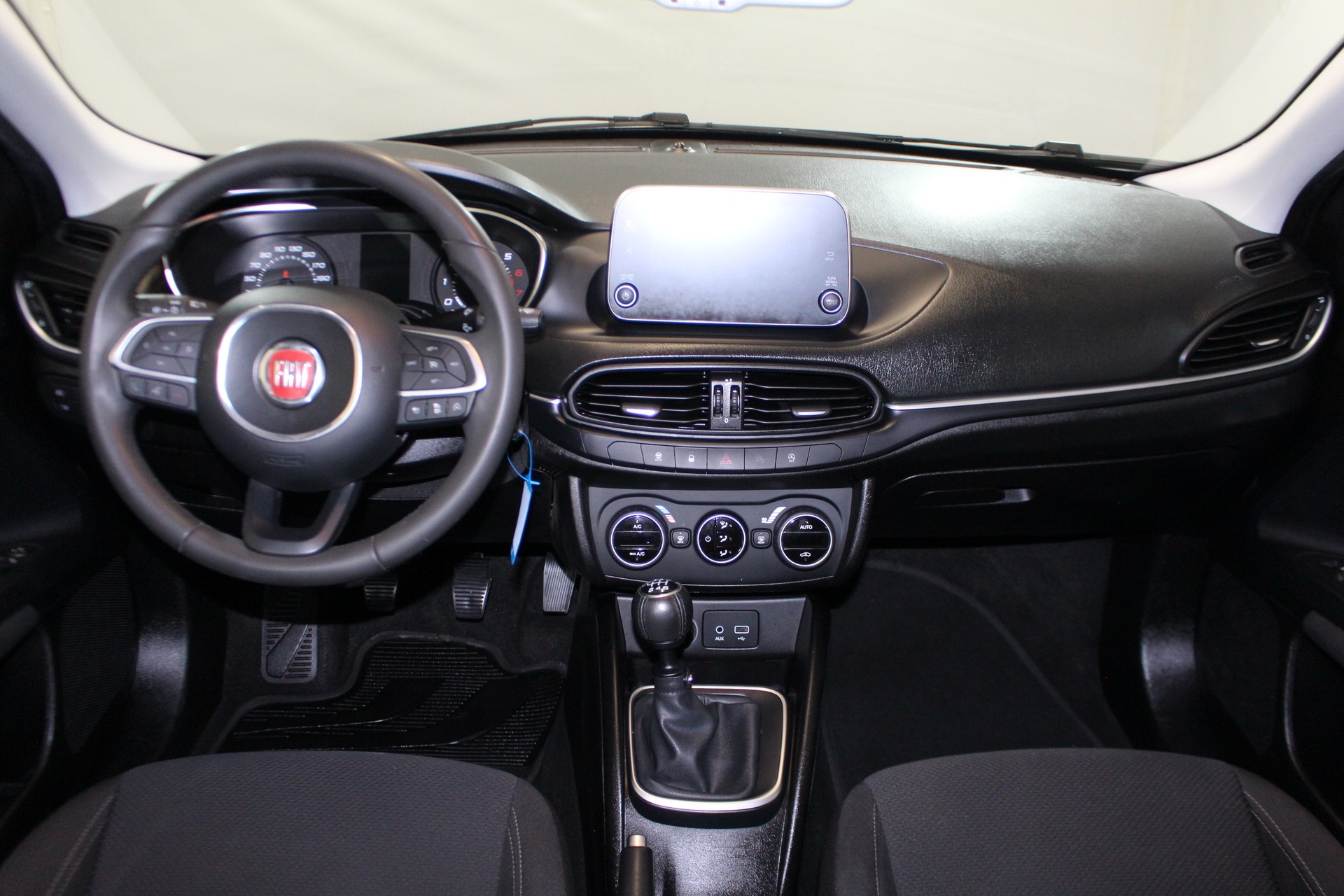 FIAT Tipo 1.4 T-Jet Lounge-image-12