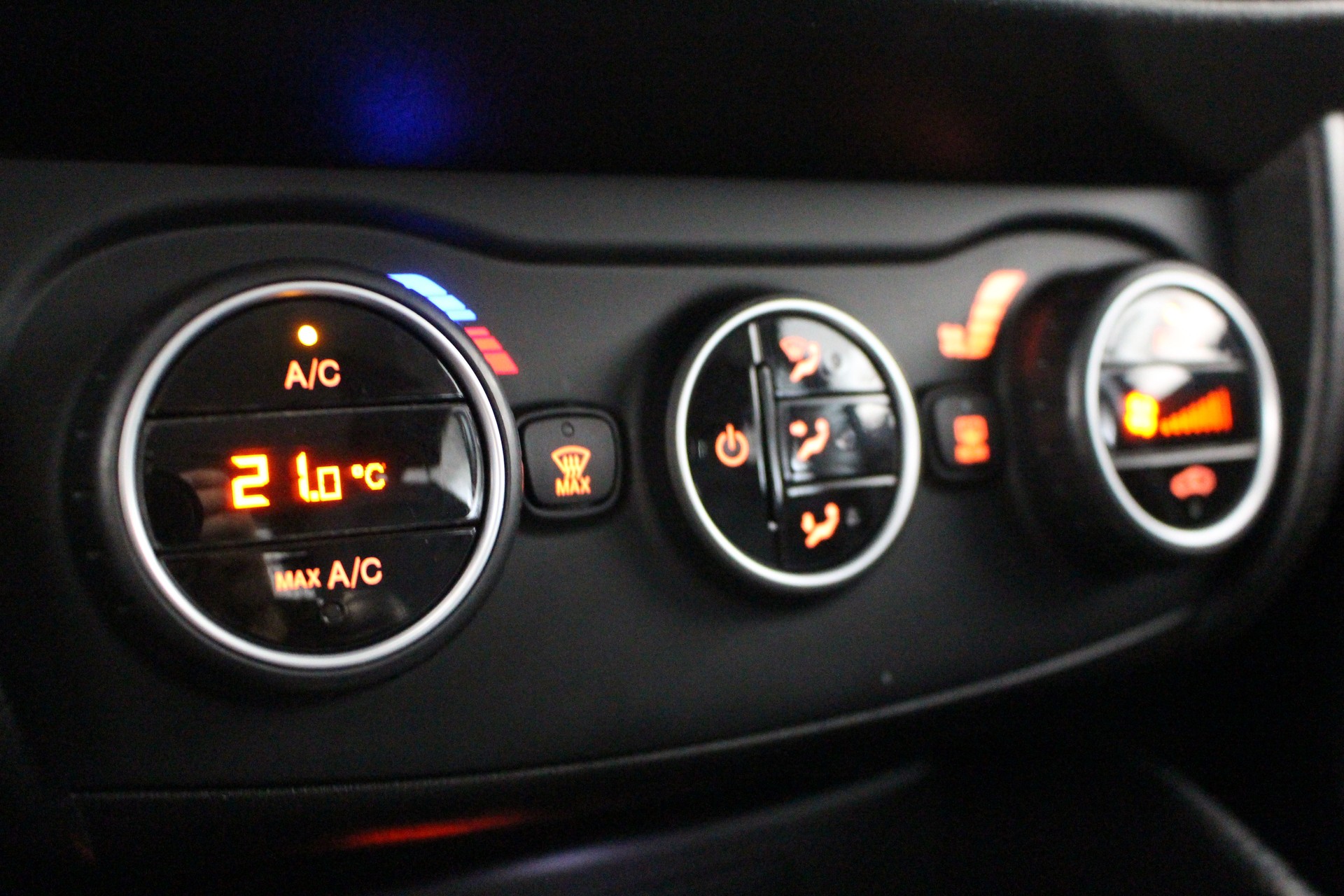 FIAT Tipo 1.4 T-Jet Lounge-image-19