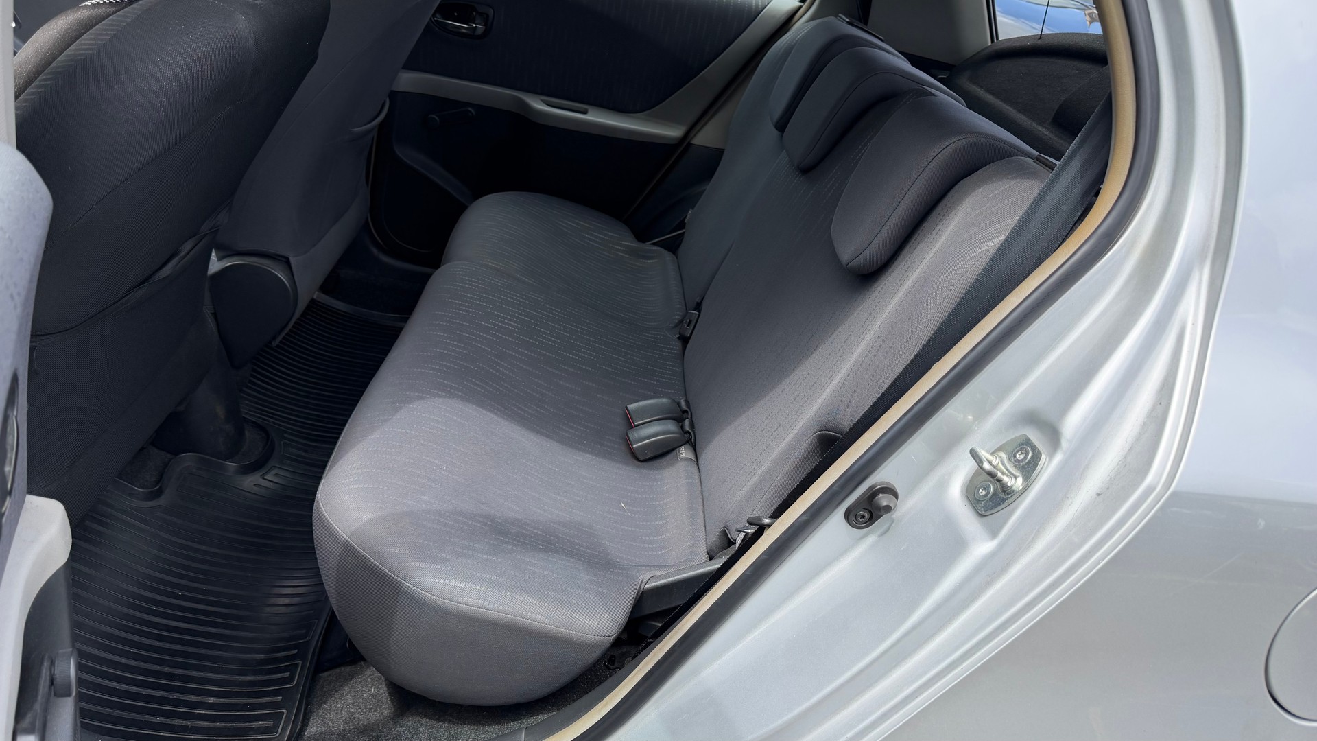 TOYOTA Yaris 1.33 Linea Terra-image-9