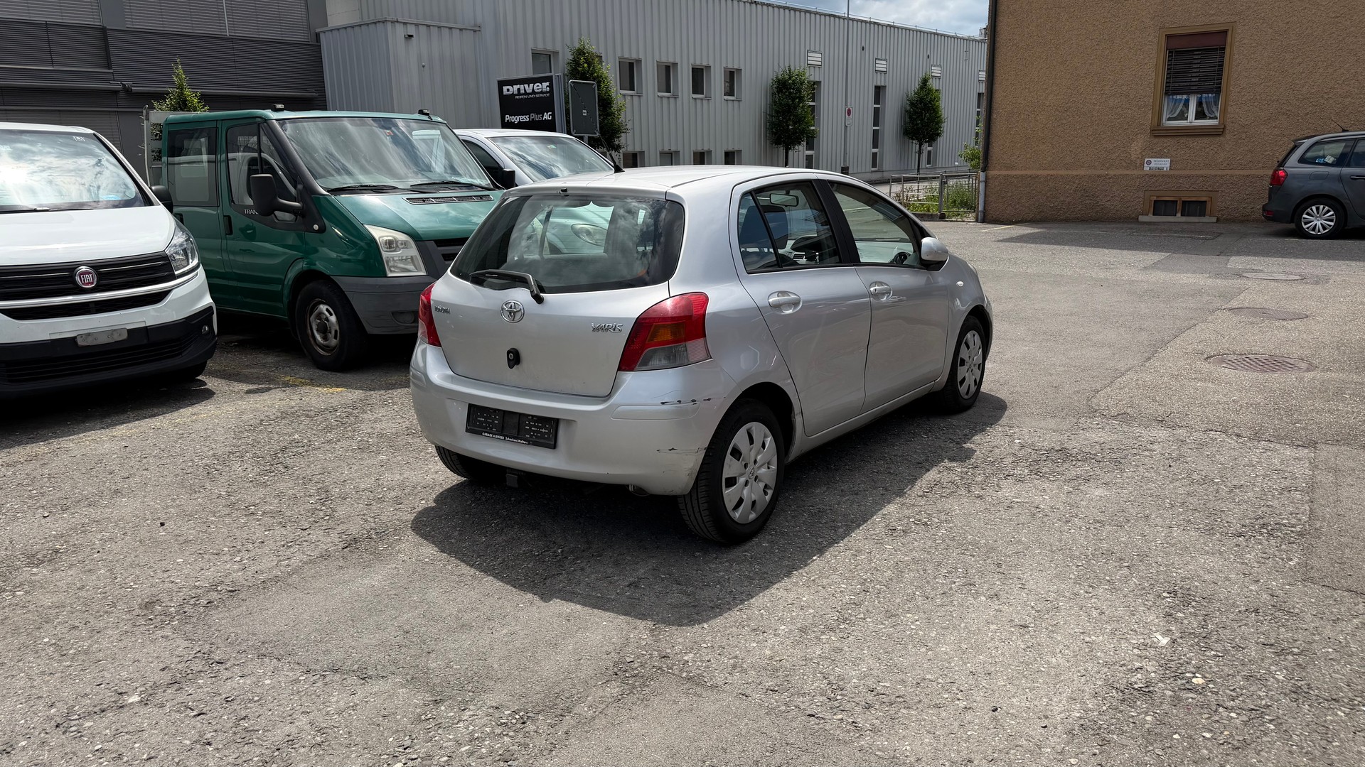 TOYOTA Yaris 1.33 Linea Terra-image-2