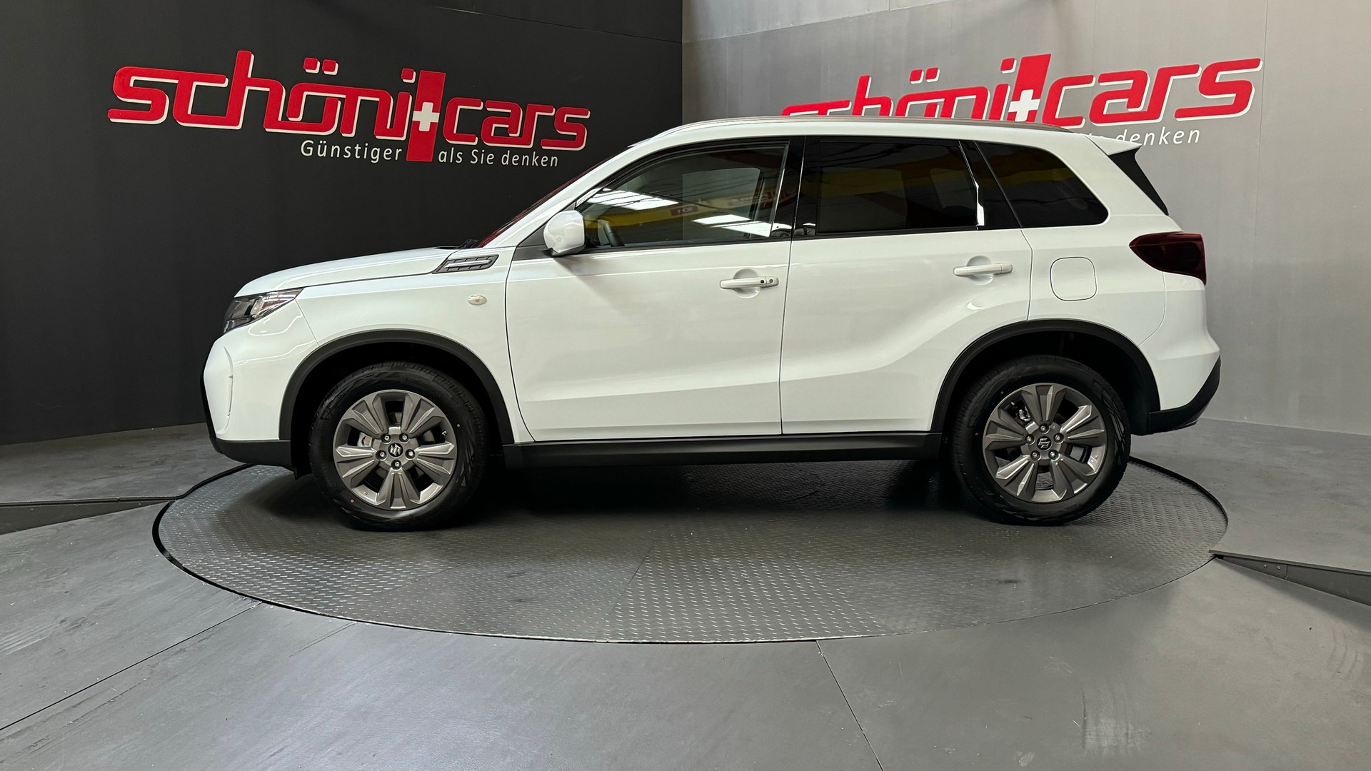 SUZUKI Vitara 1.4 Boosterjet Compact + 4x4 Hybrid Automatic-image-3