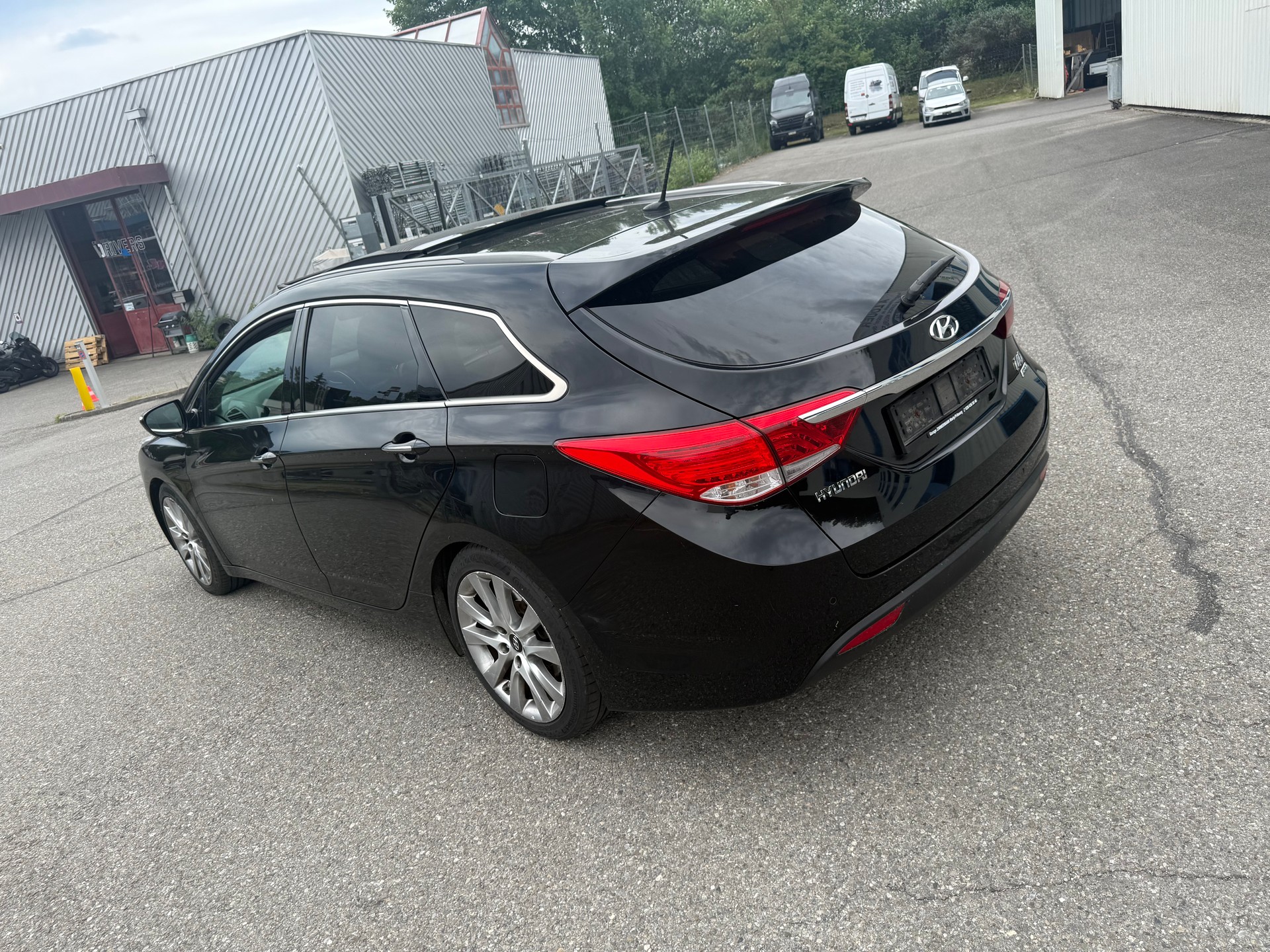 HYUNDAI i40 Wagon 1.7 CRDI Style Automatic-image-5