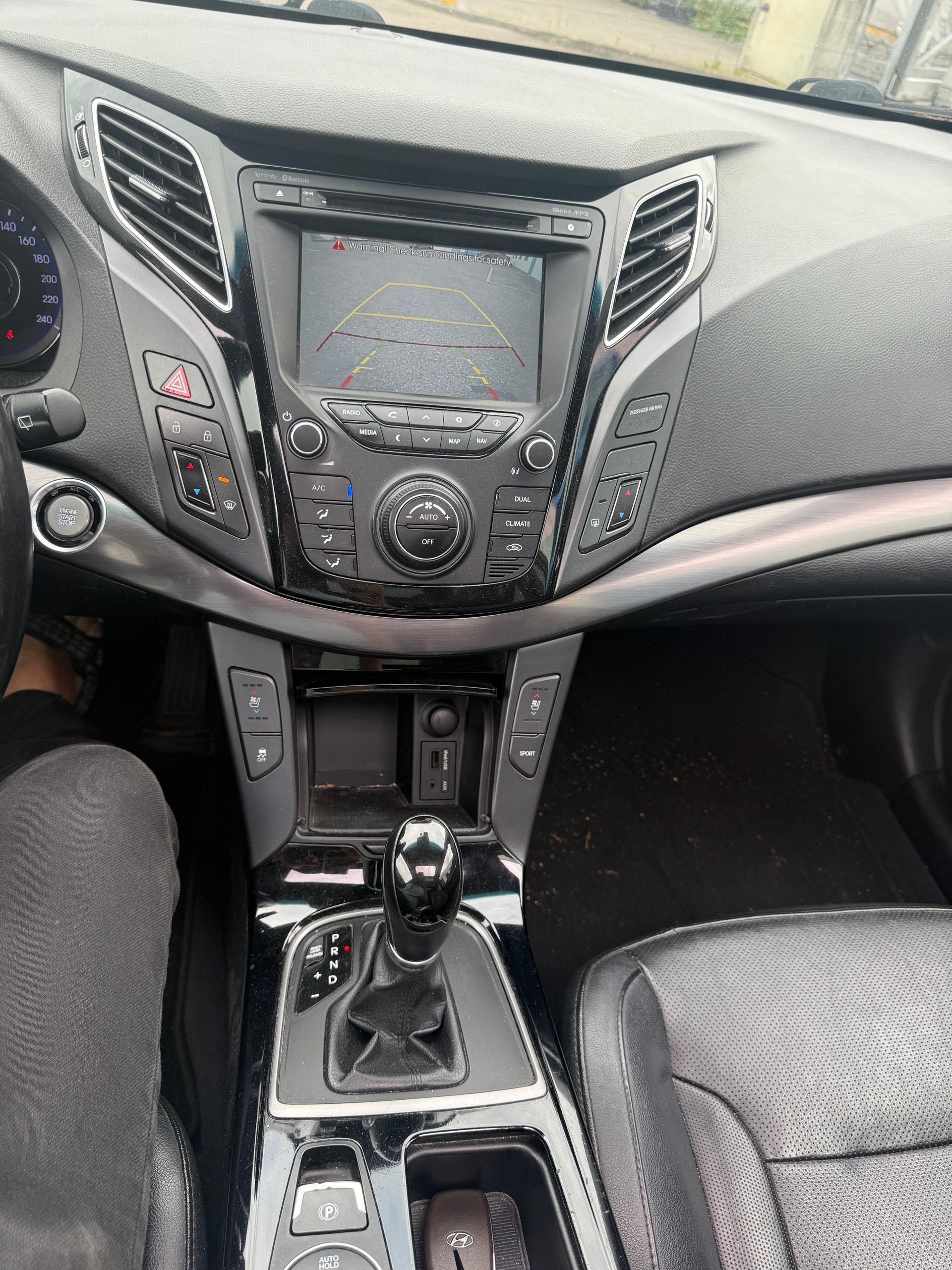 HYUNDAI i40 Wagon 1.7 CRDI Style Automatic-image-10
