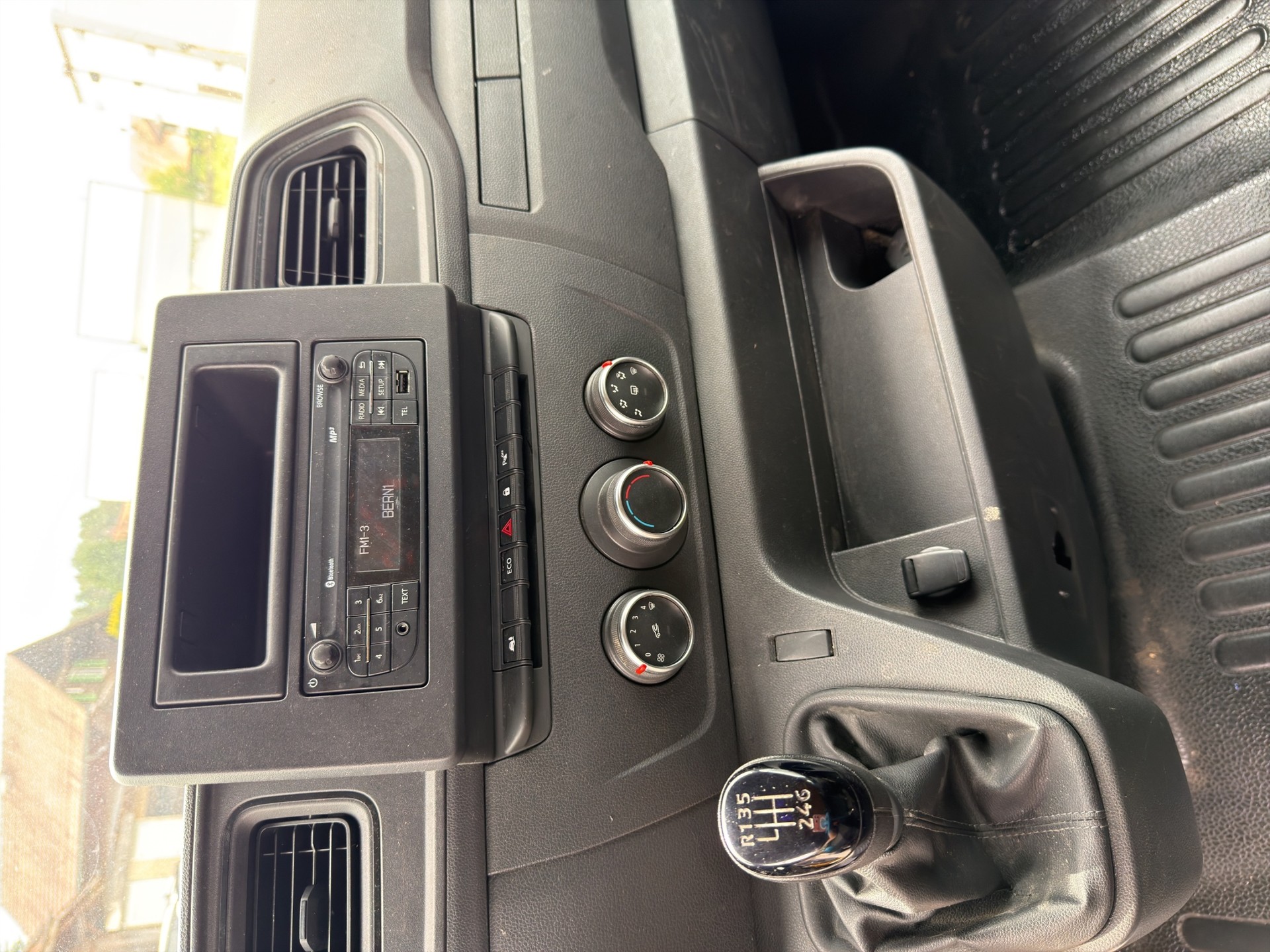 RENAULT Master T35 2.3dCi 135 L3H2-image-17