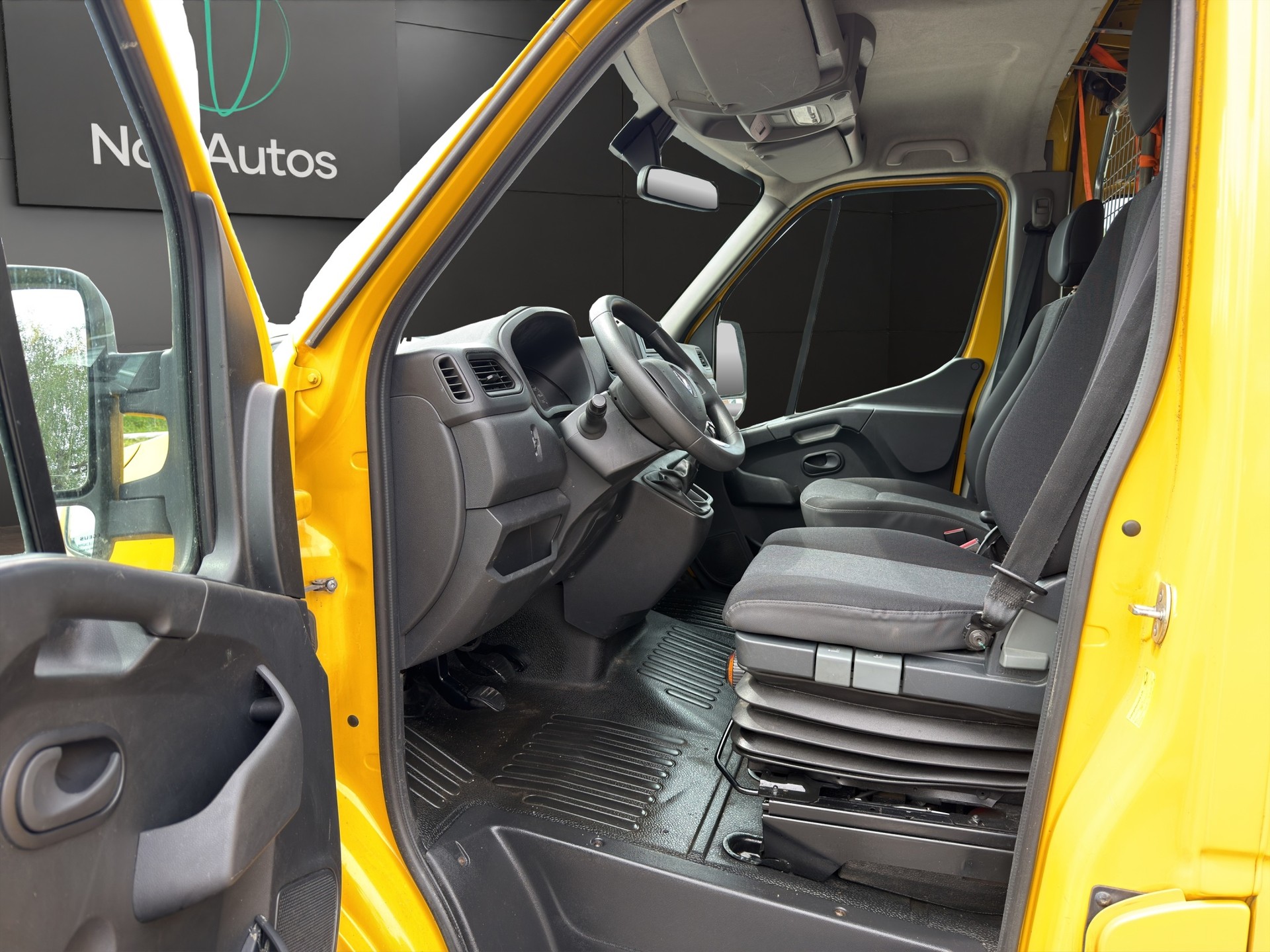 RENAULT Master T35 2.3dCi 135 L3H2-image-15