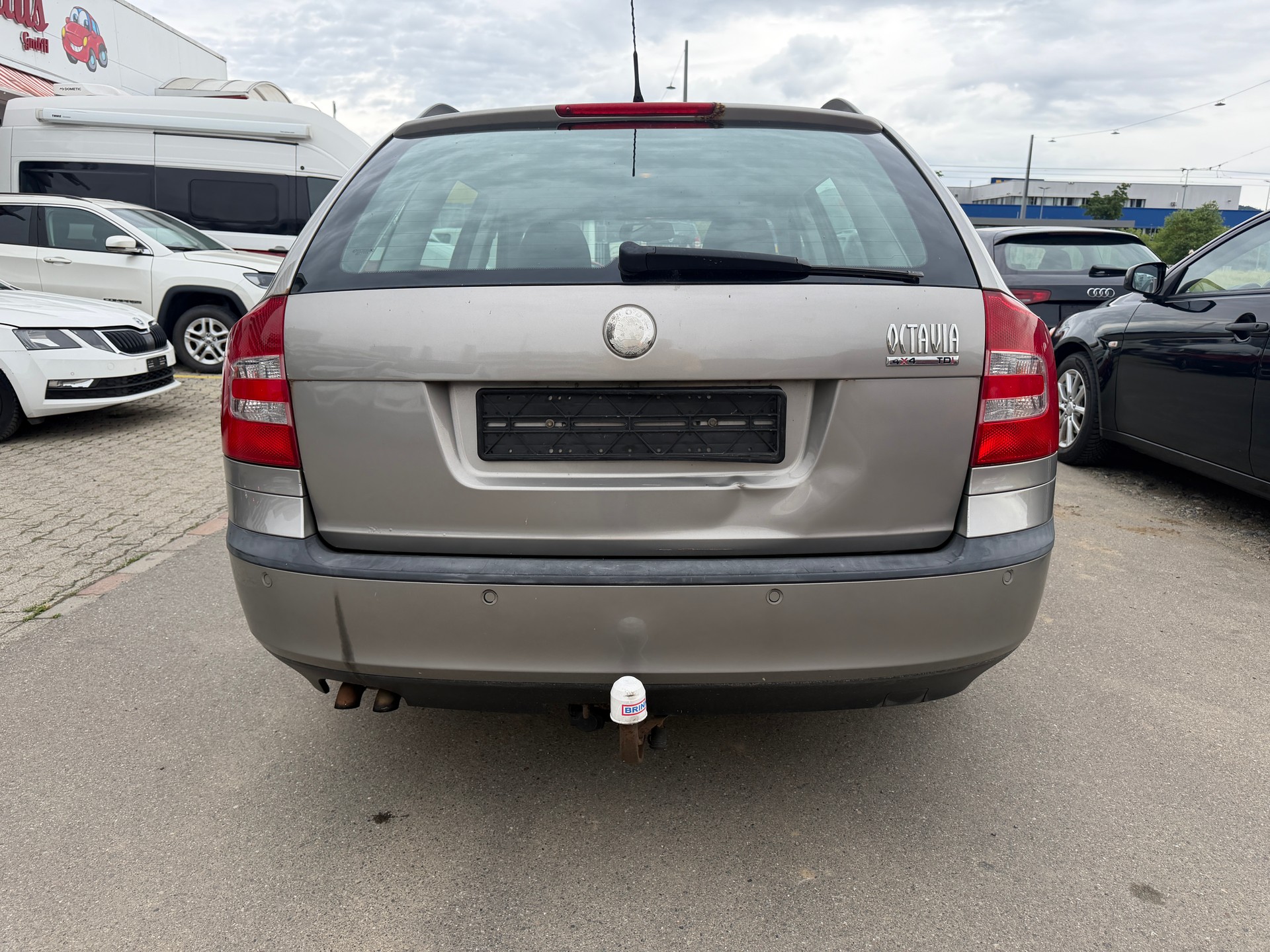 SKODA Octavia 2.0 TDI Swiss Adventure 4x4-showroom-element-3