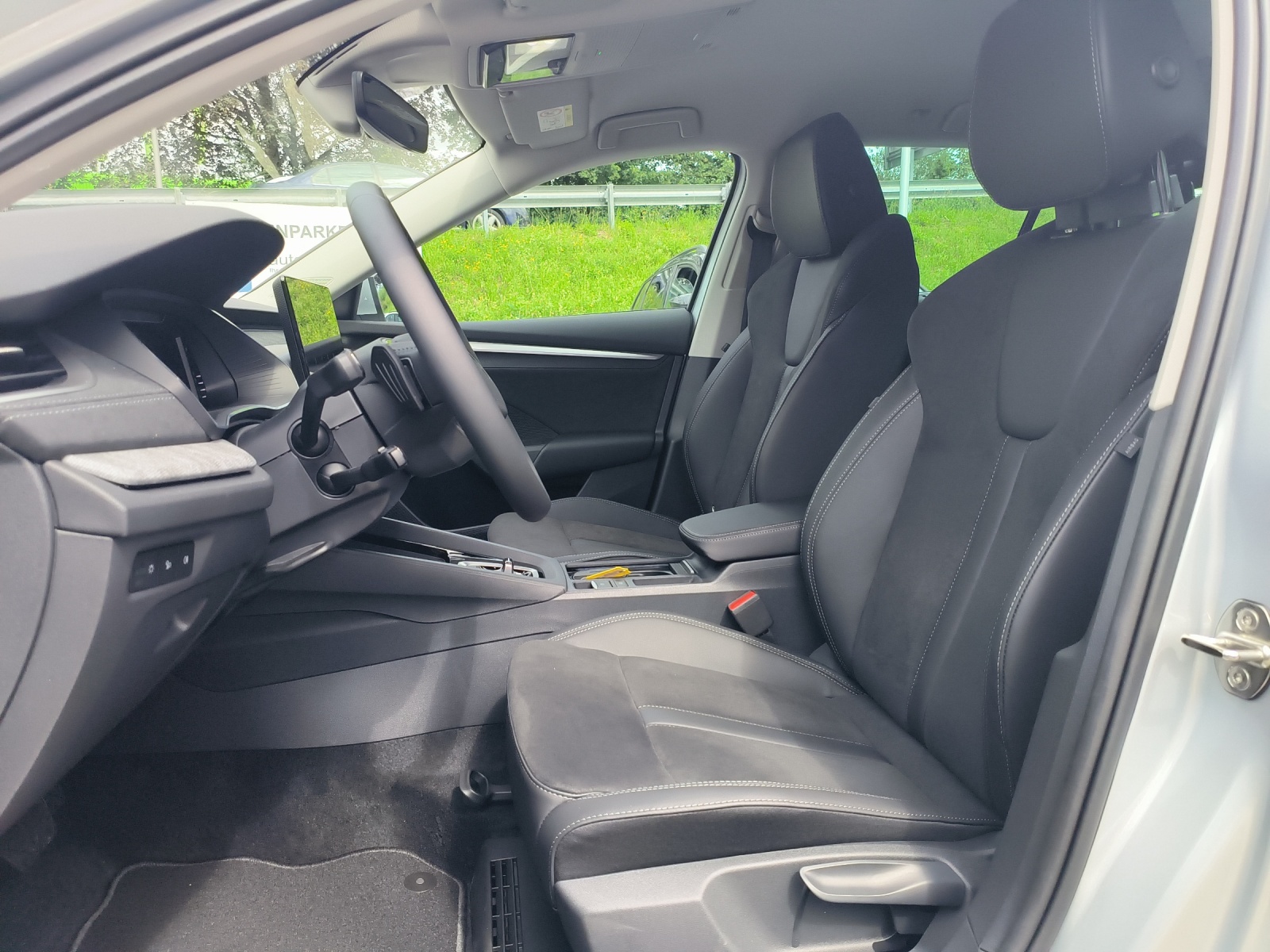 SKODA Octavia Combi 1.5 TSI mHEV DSG Selection-image-4