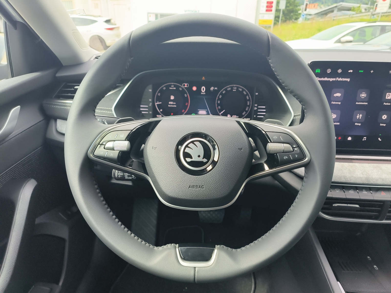 SKODA Octavia Combi 1.5 TSI mHEV DSG Selection-image-5