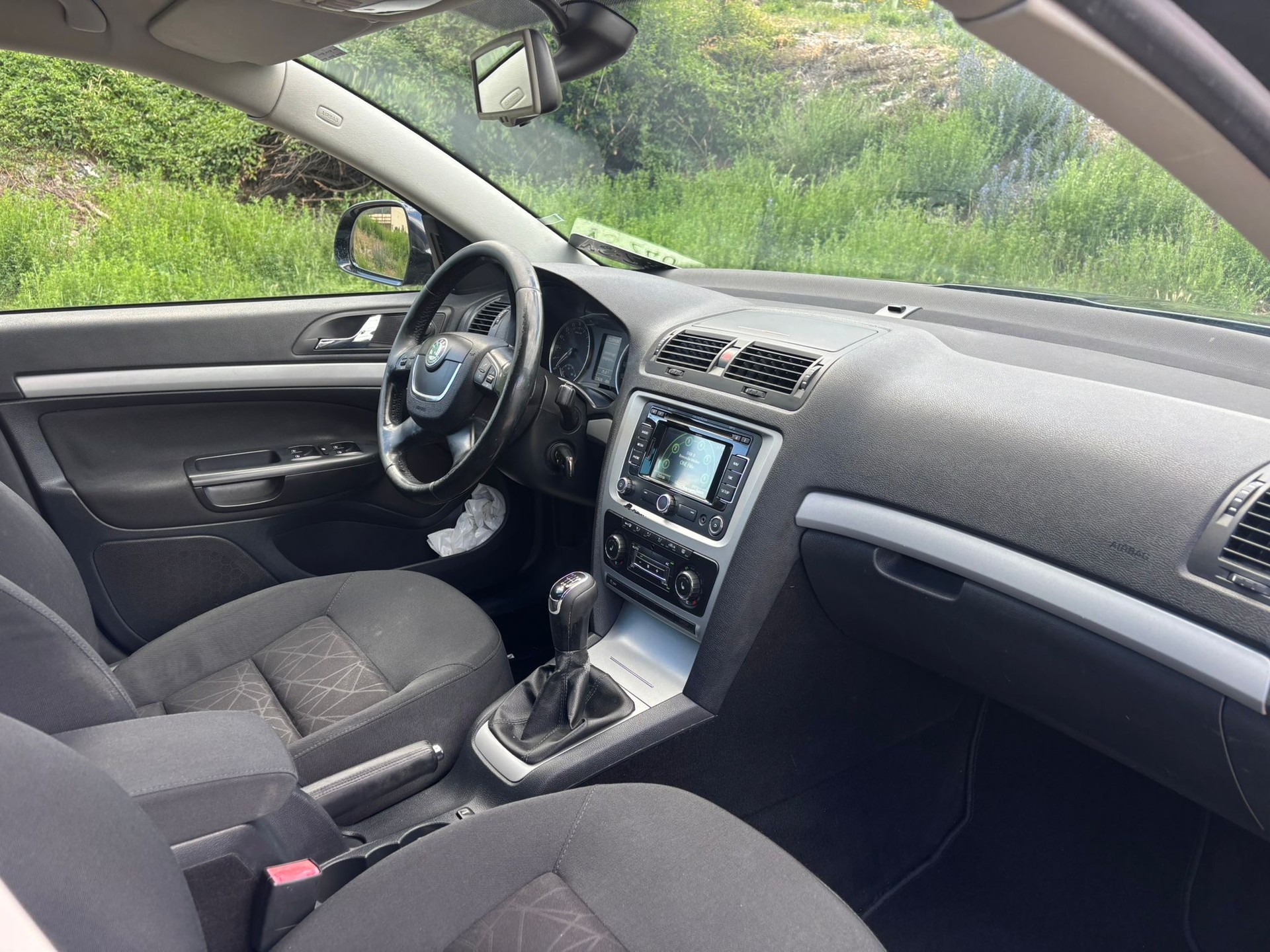 SKODA Octavia Combi 2.0 TDI Ambition-image-11