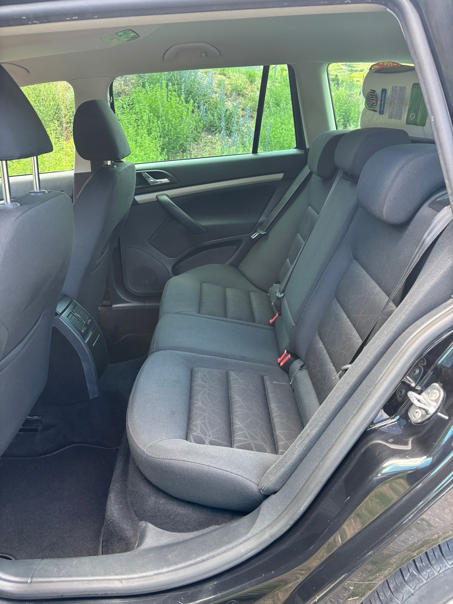 SKODA Octavia Combi 2.0 TDI Ambition-image-14