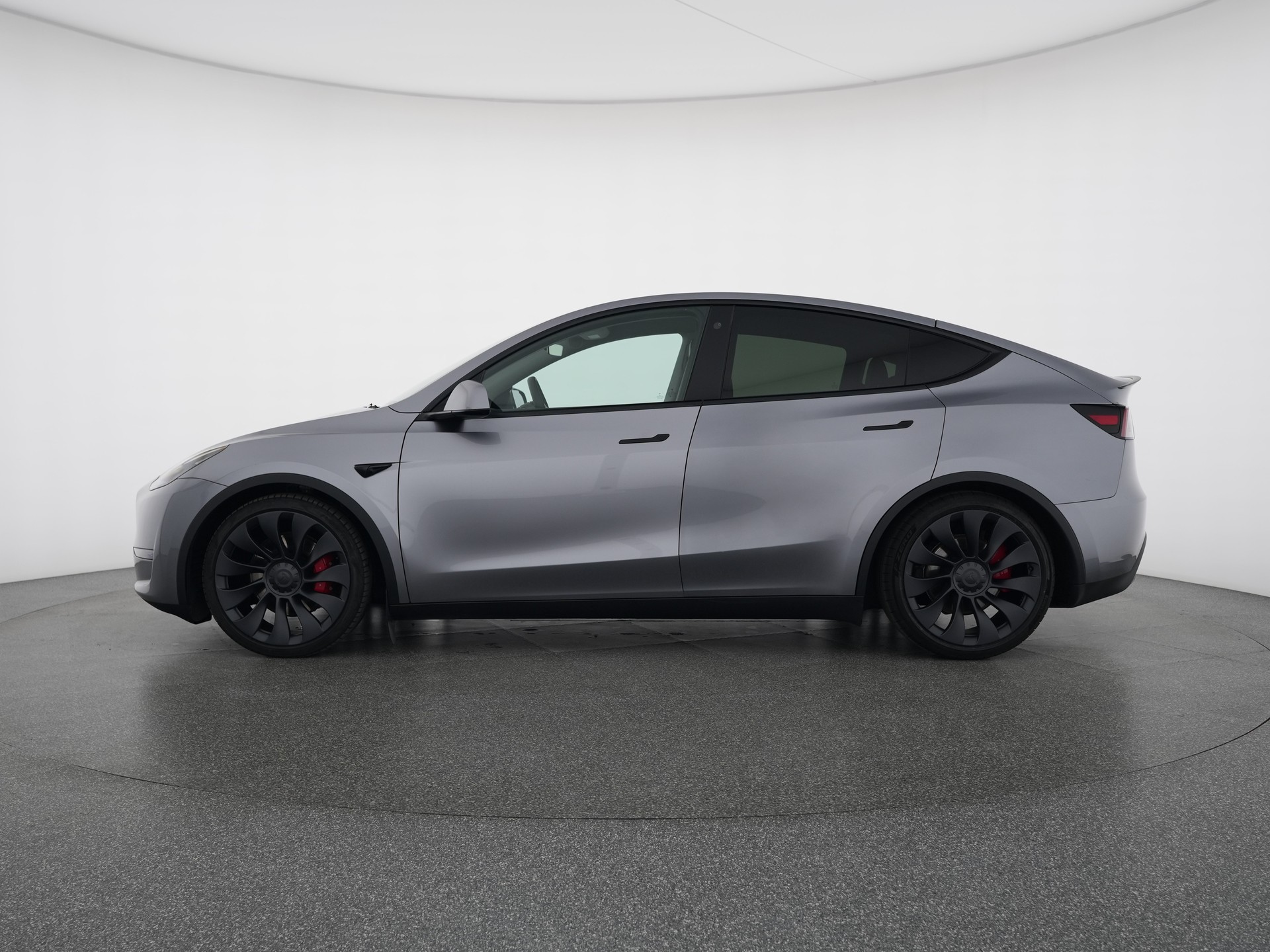 TESLA Model Y Performance-image-1
