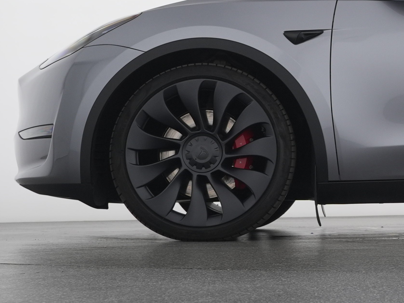 TESLA Model Y Performance-image-2