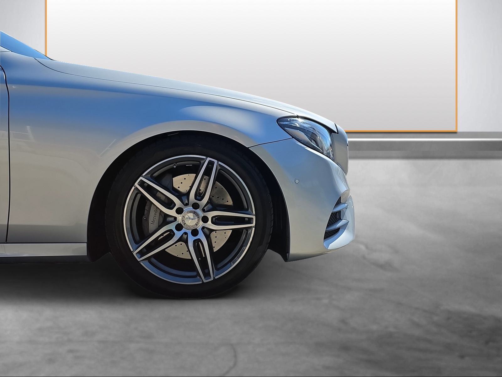 MERCEDES-BENZ E 400 AMG Line 4 Matic 9G-Tronic-image-14