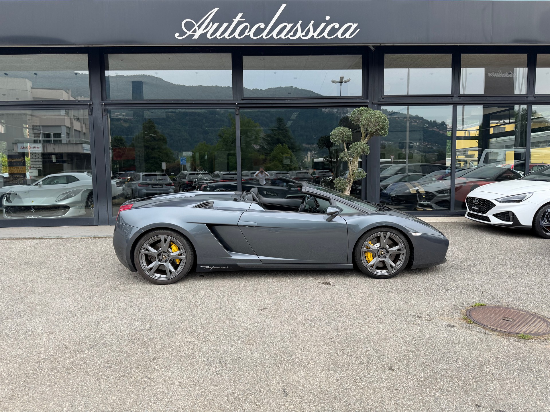 LAMBORGHINI Gallardo 5.0 V10 Spyder-showroom-element-2