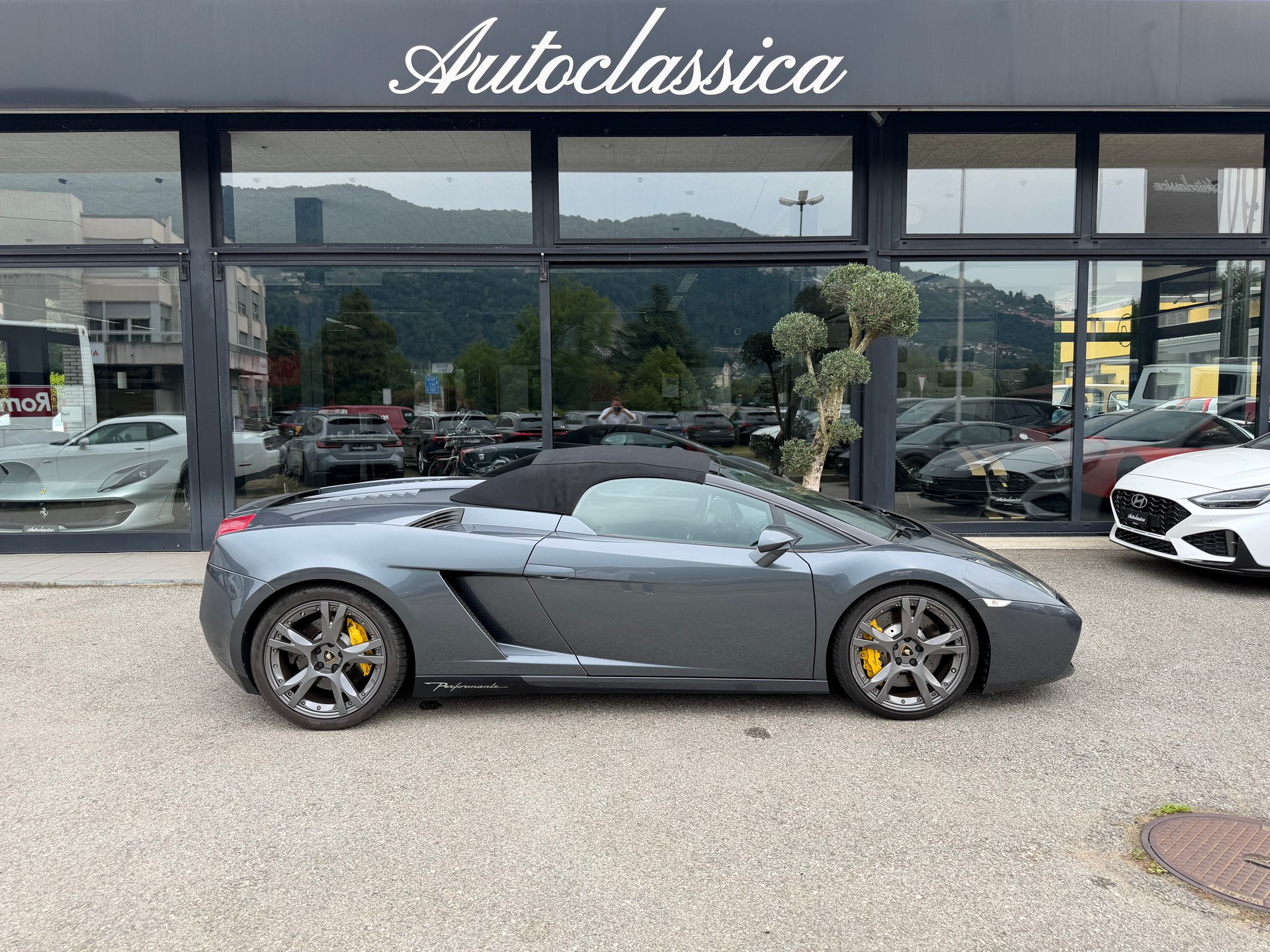LAMBORGHINI Gallardo 5.0 V10 Spyder-showroom-element-3