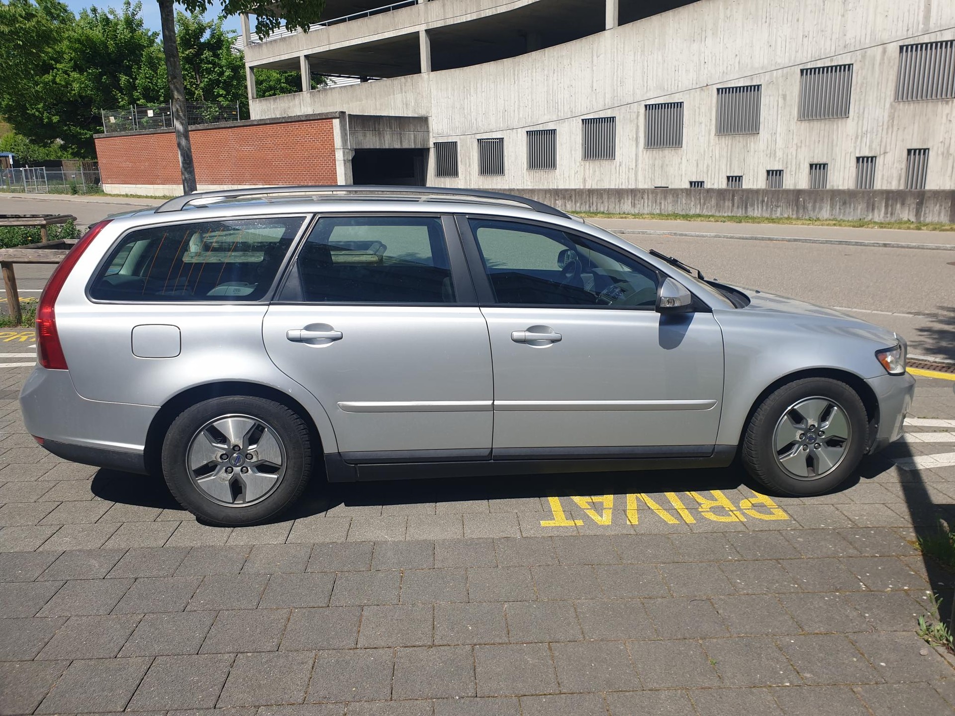 VOLVO 1,6D Drive S/S Kinetic-image-1