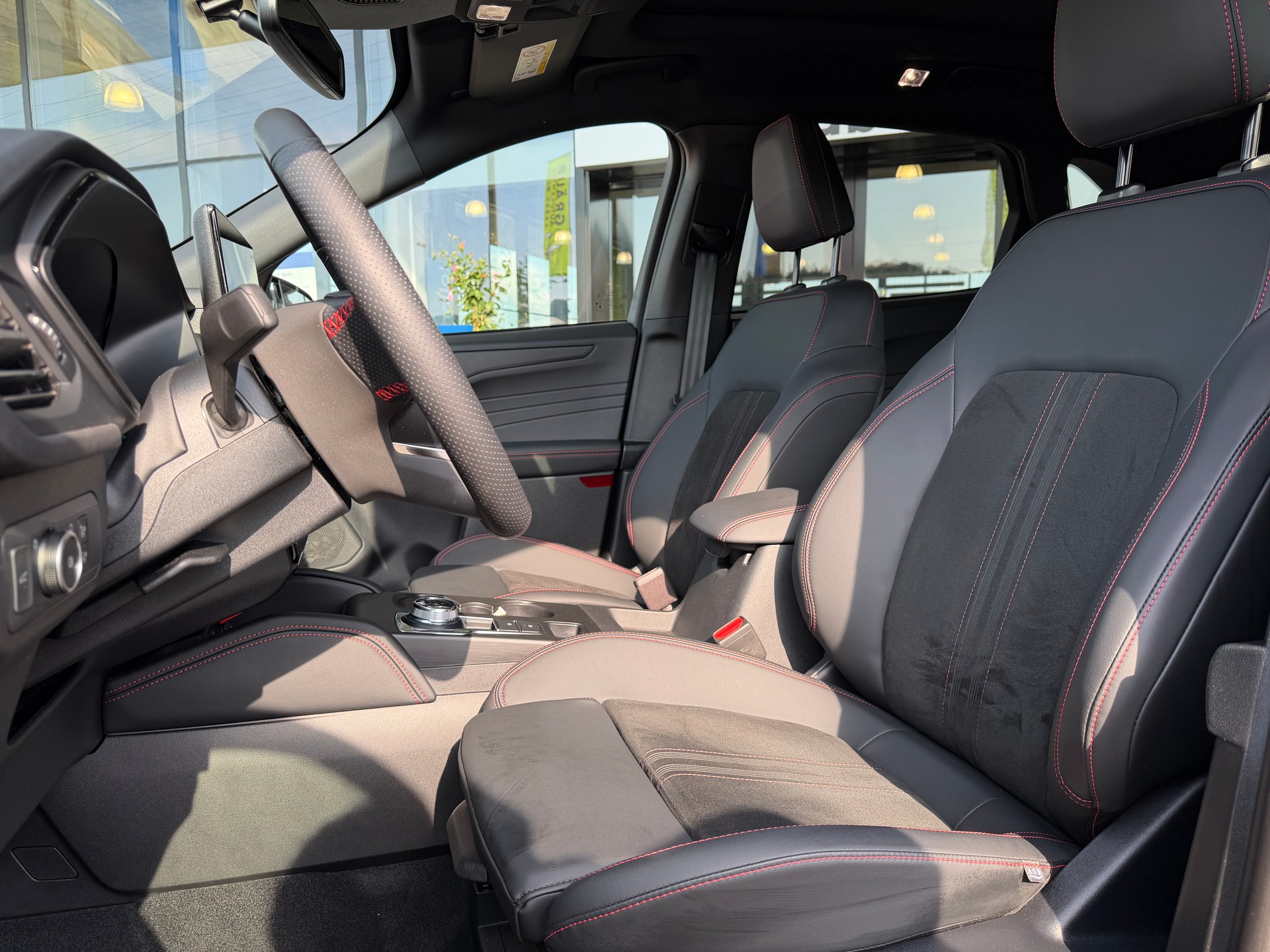 FORD Kuga 2.5 FHEV ST-Line X 4WD-image-7