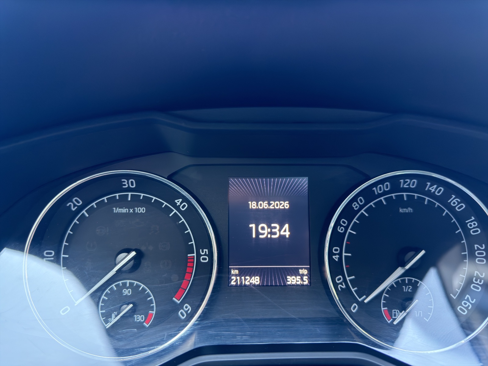 SKODA Superb Combi 2.0 TDi Style 4x4 DSG-image-23