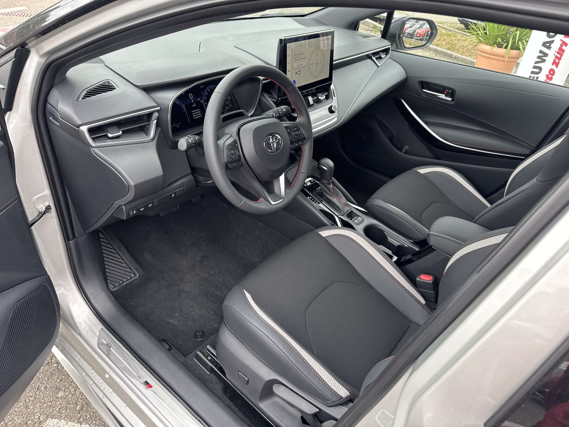 TOYOTA Corolla Touring Sports 2.0 HSD GR Sport e-CVT Automat-image-5