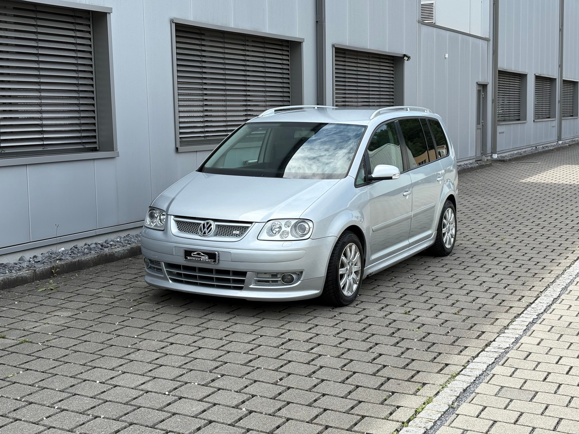 VW Touran 2.0 TDI Trendline-image-0