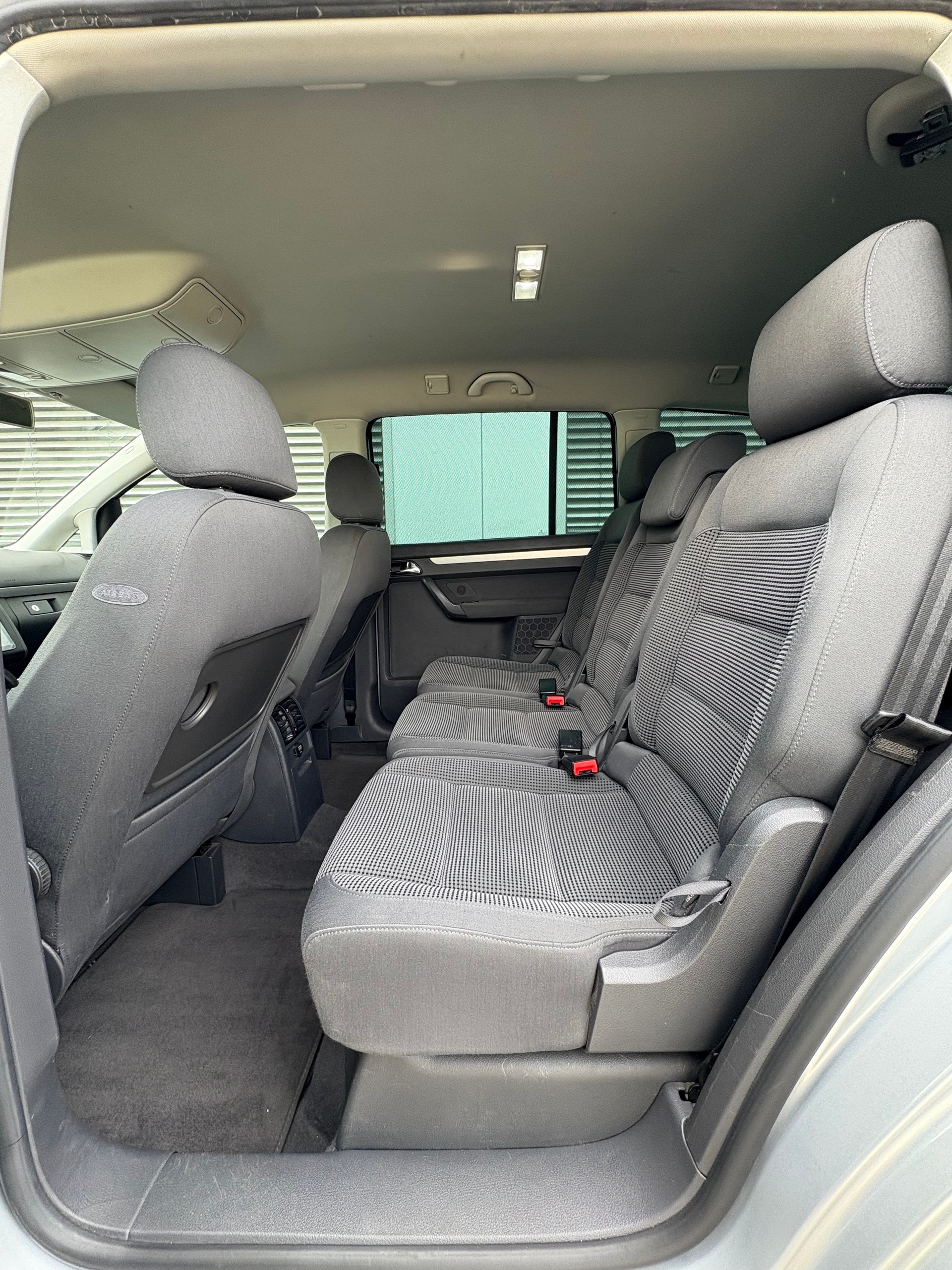 VW Touran 2.0 TDI Trendline-image-13