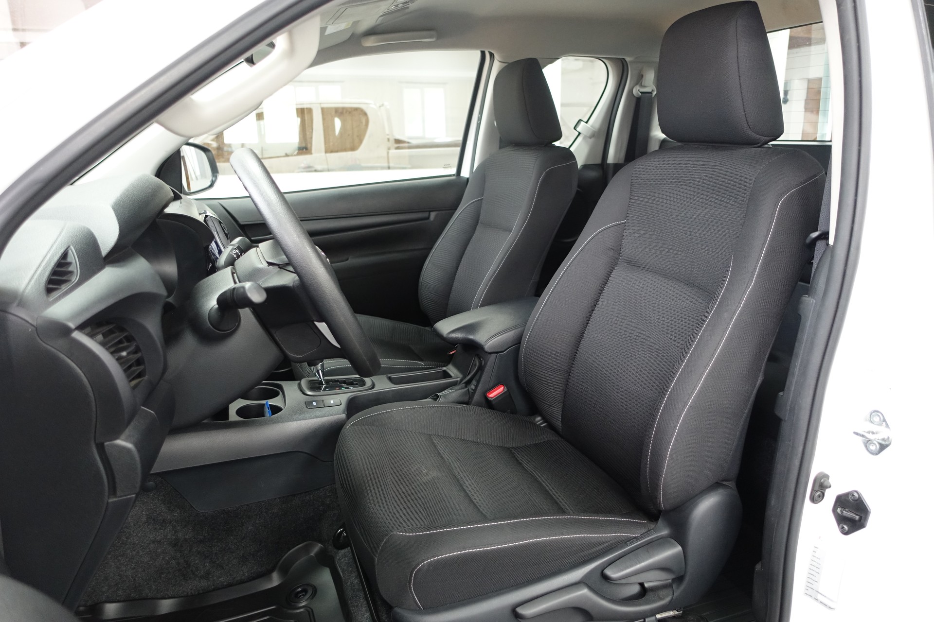 TOYOTA Hilux Extra Cab.-Pick-up 2.4 D-4D 150 Comfort-image-15