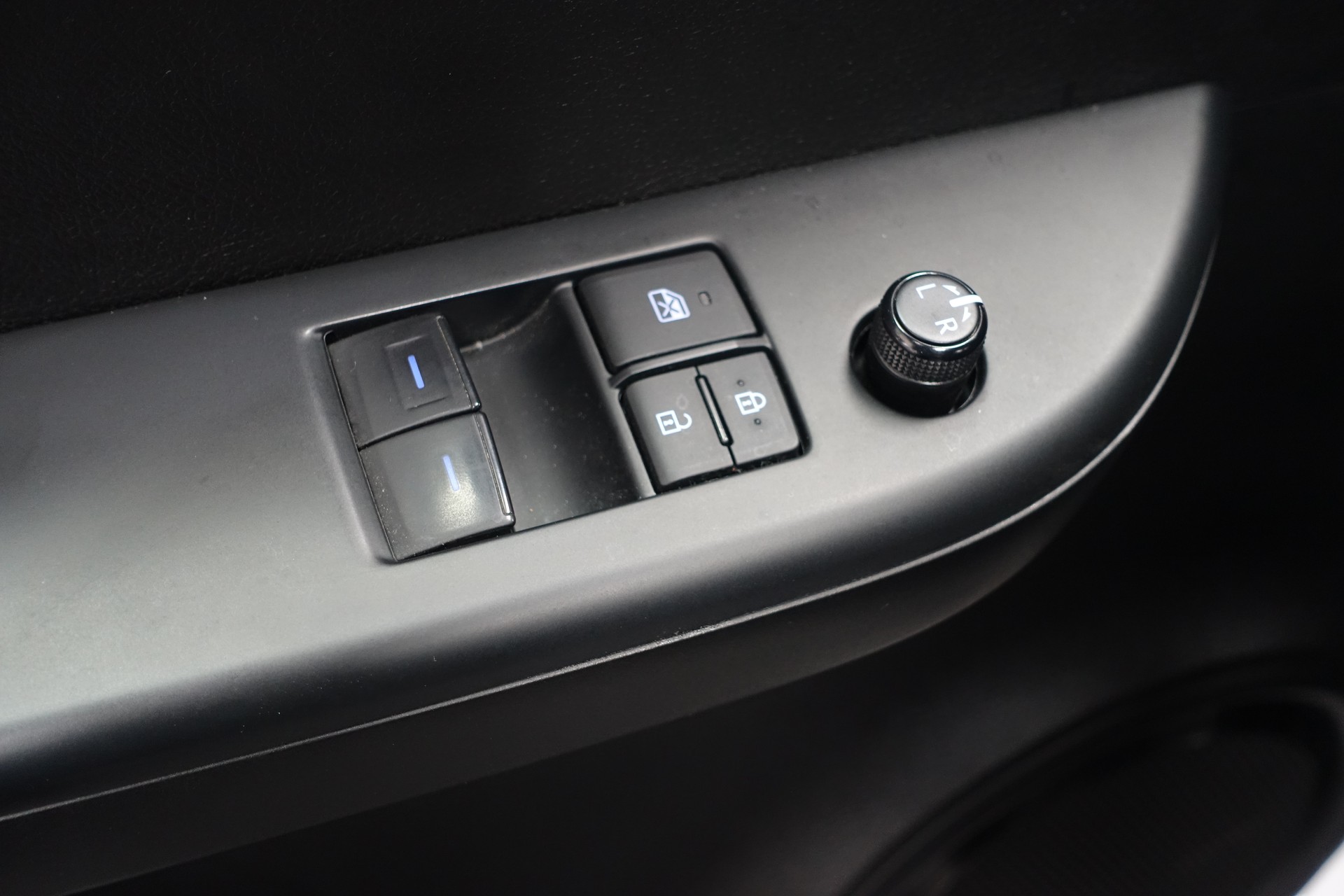 TOYOTA Hilux Extra Cab.-Pick-up 2.4 D-4D 150 Comfort-image-30