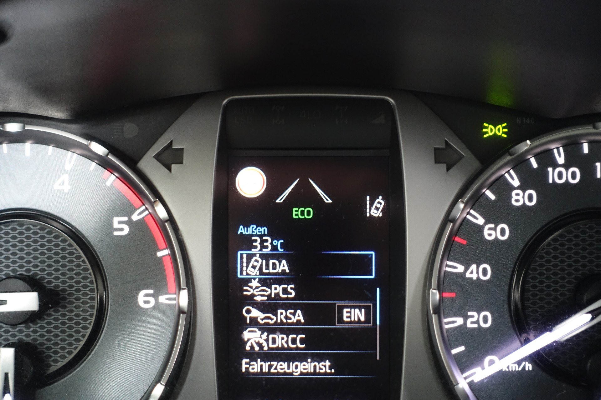 TOYOTA Hilux Extra Cab.-Pick-up 2.4 D-4D 150 Comfort-image-23