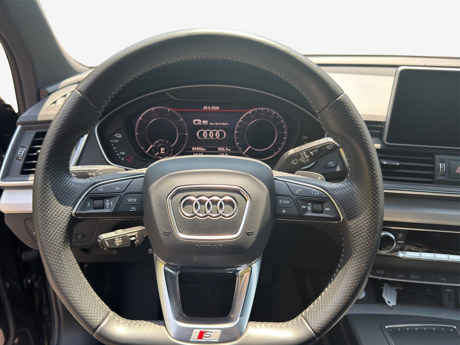 AUDI Q5 55 TFSI e sport quattro-image-10