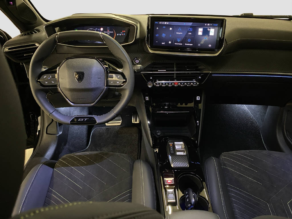 PEUGEOT 208 1.2 Hybrid 145 GT-image-9