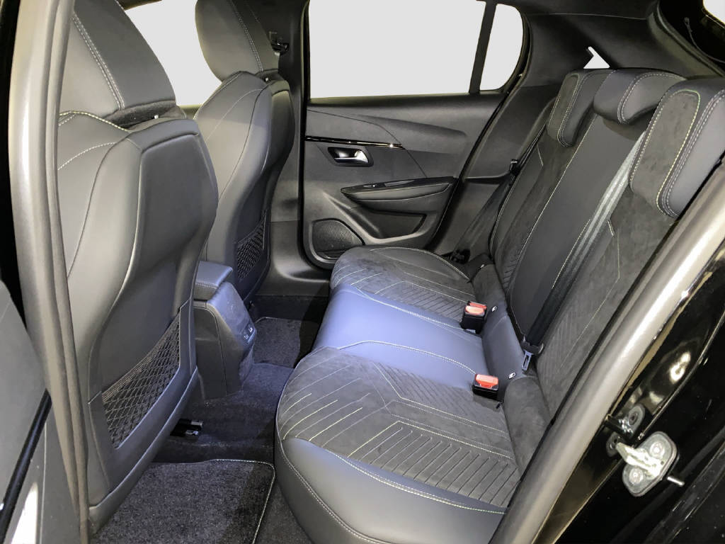 PEUGEOT 208 1.2 Hybrid 145 GT-image-12
