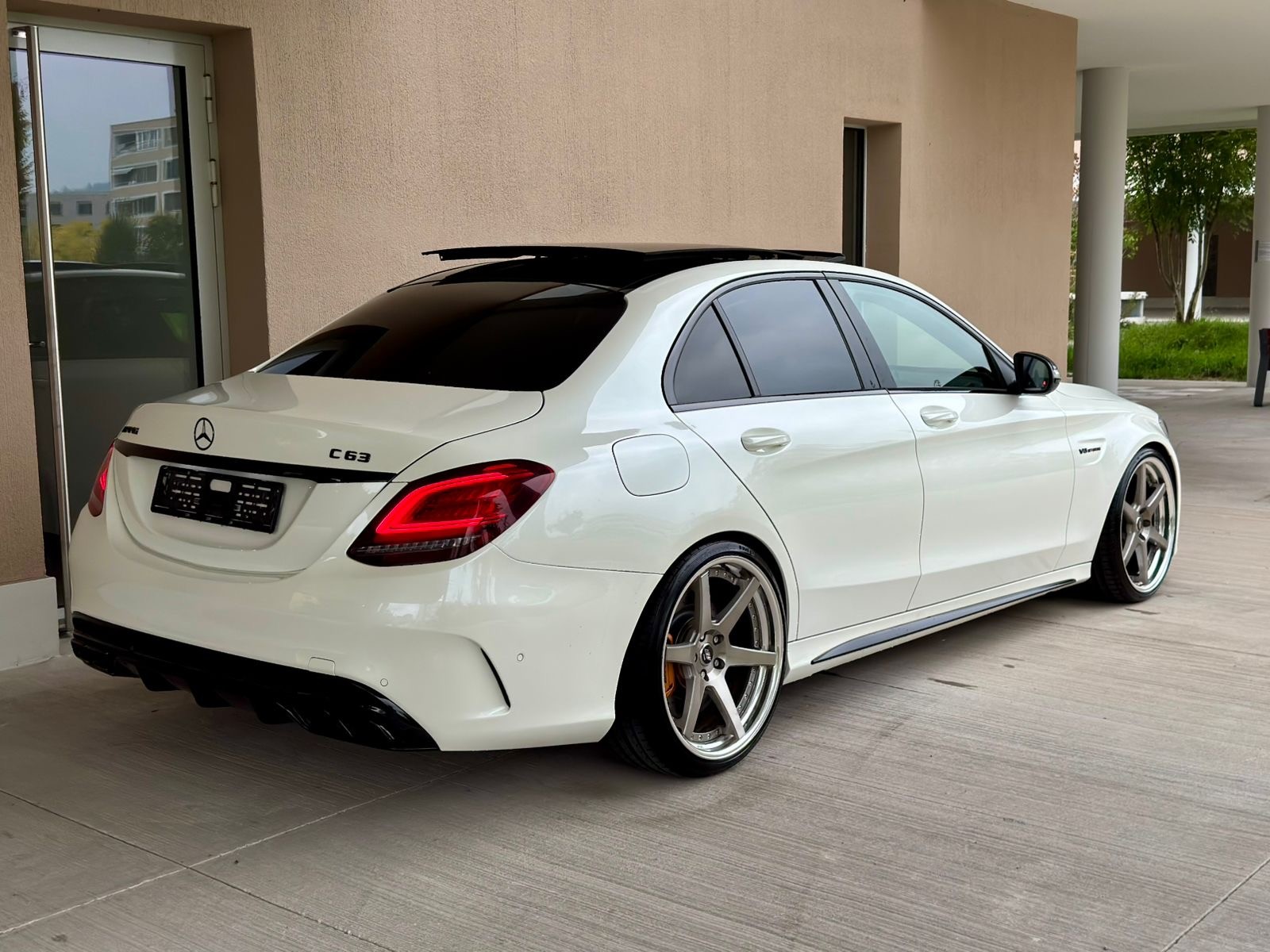 MERCEDES-BENZ C 63 AMG Speedshift-image-5